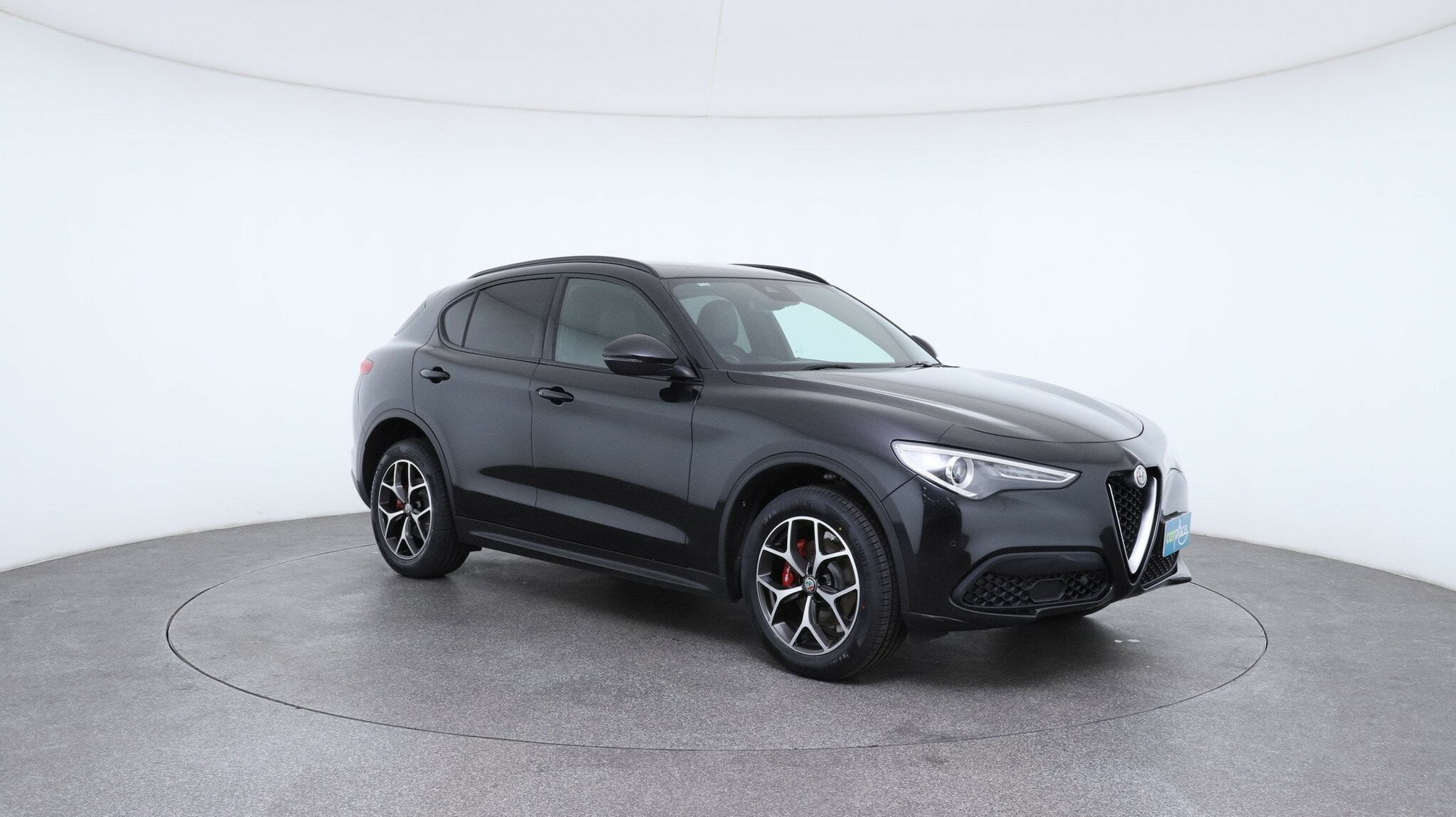 Alfa Romeo Stelvio image 4