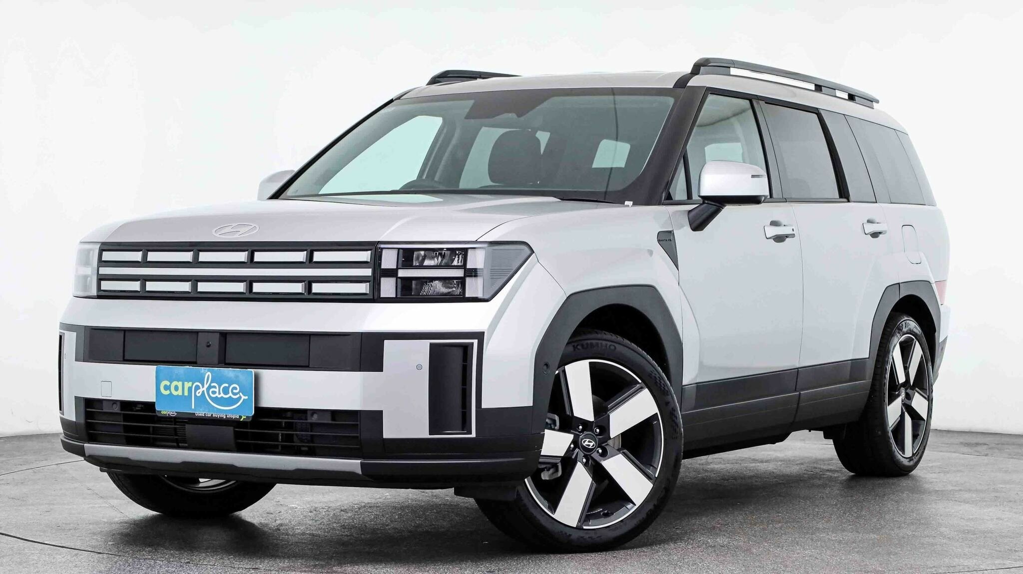 Hyundai Santa Fe image 1