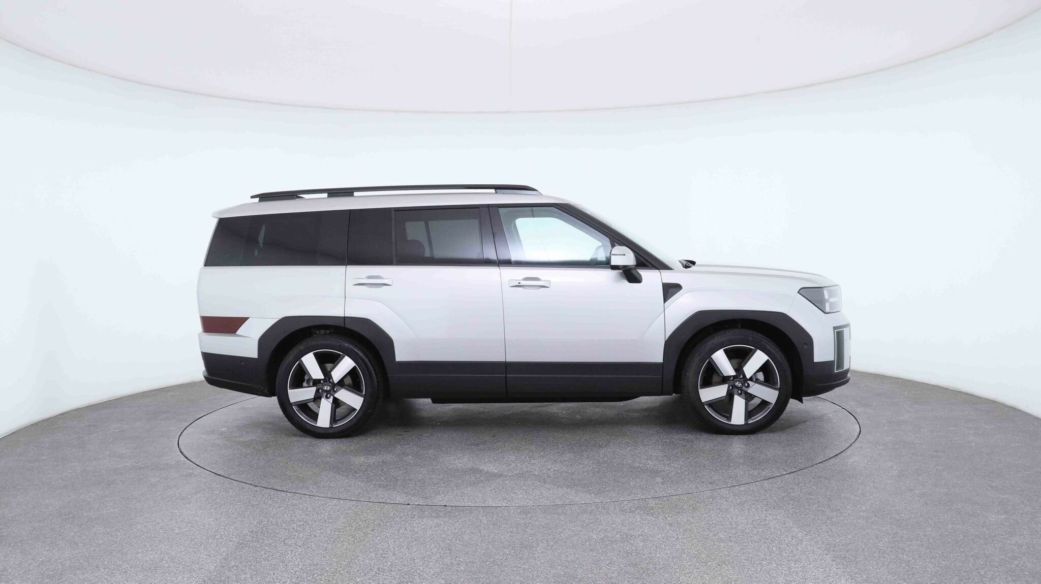 Hyundai Santa Fe image 4