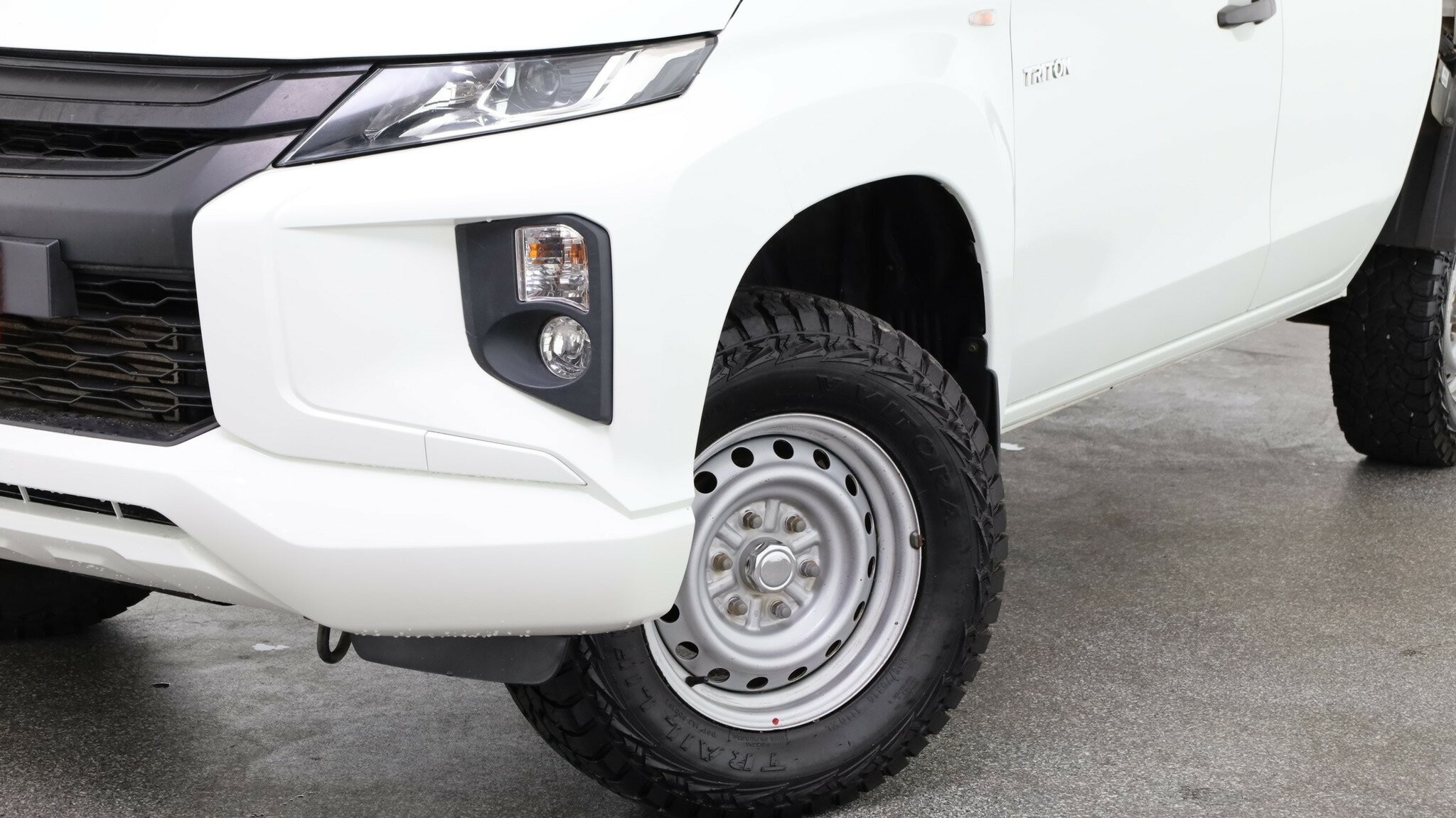Mitsubishi Triton image 3