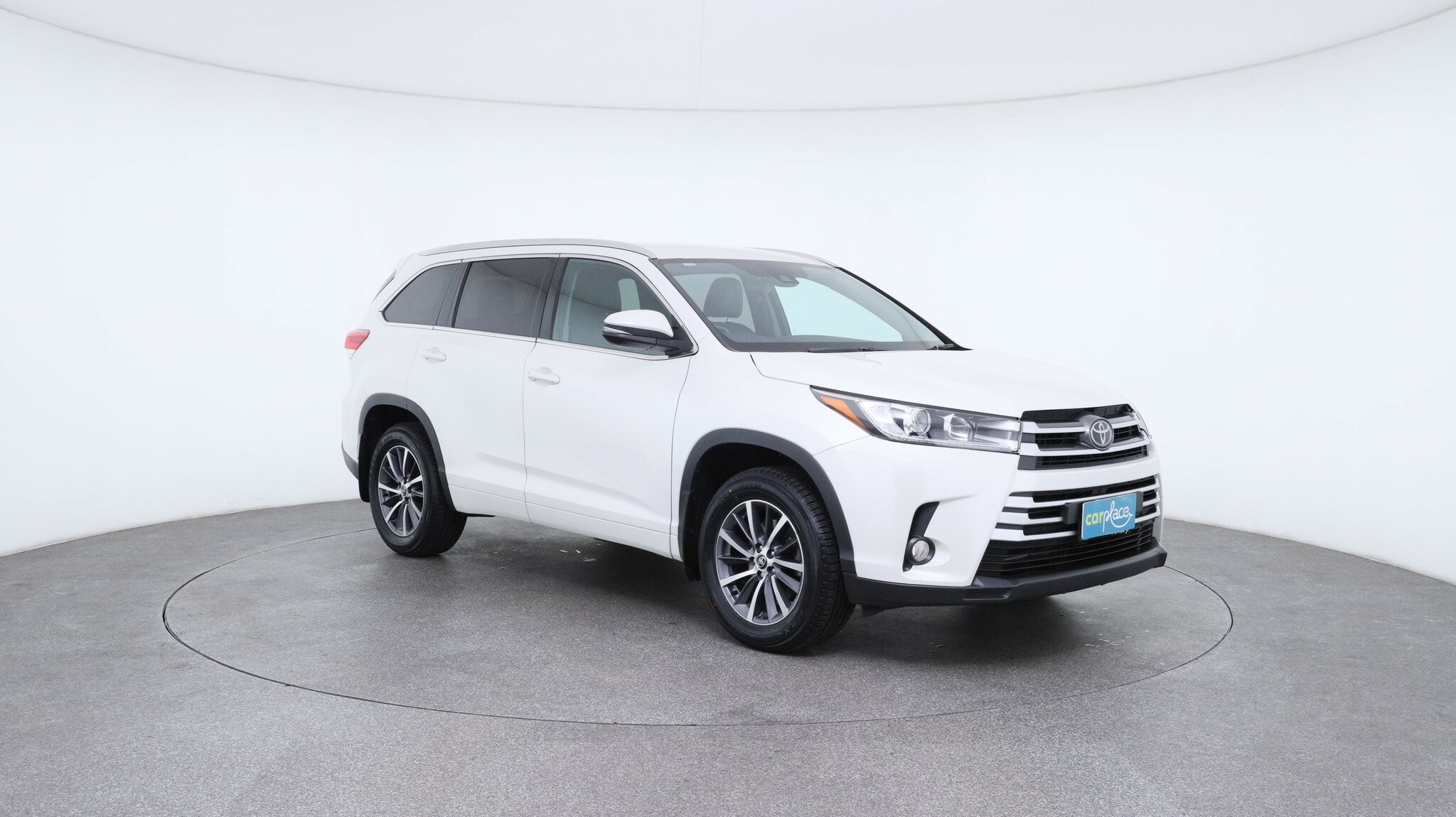 Toyota Kluger image 3