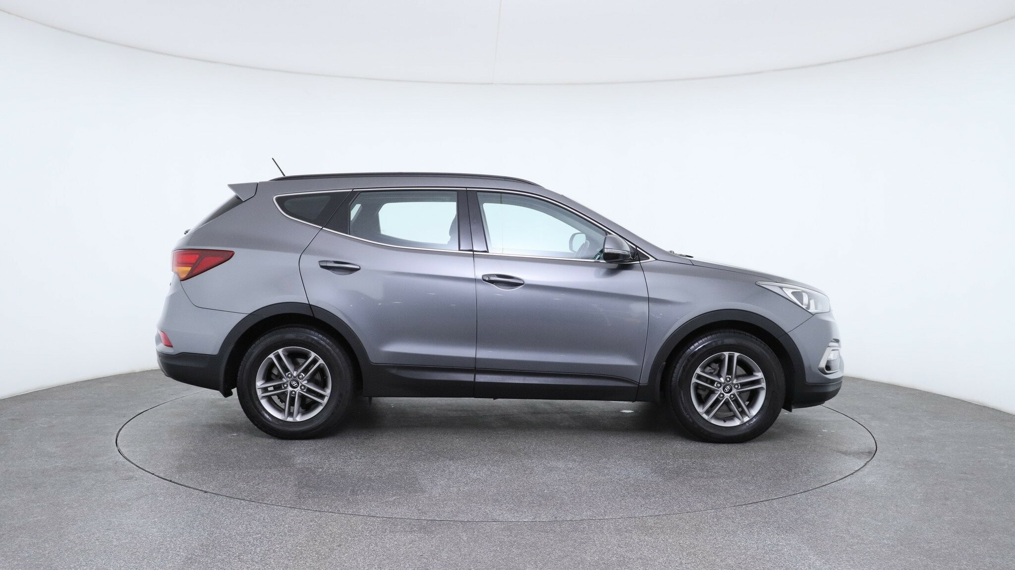 Hyundai Santa Fe image 4