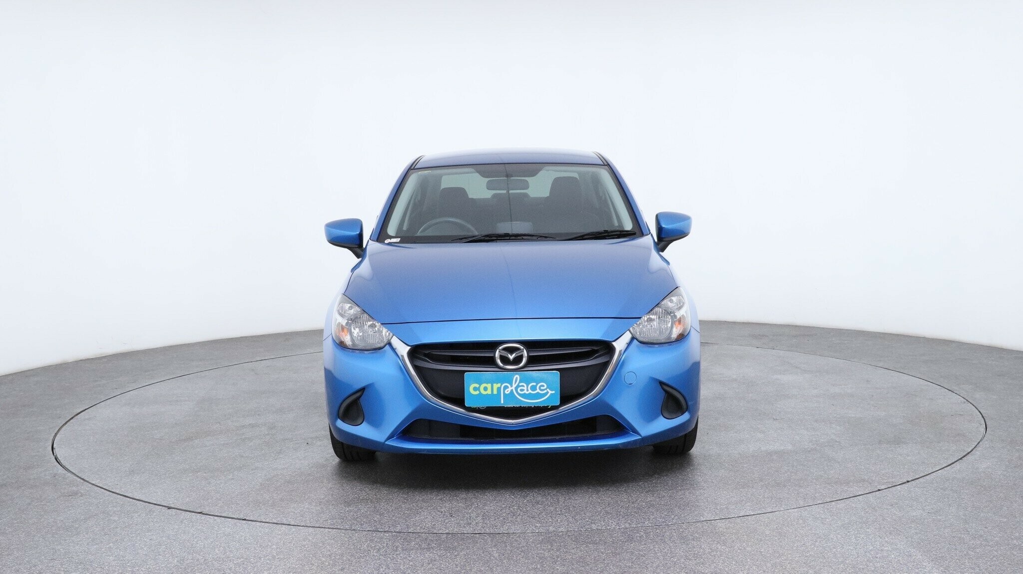 Mazda 2 image 2