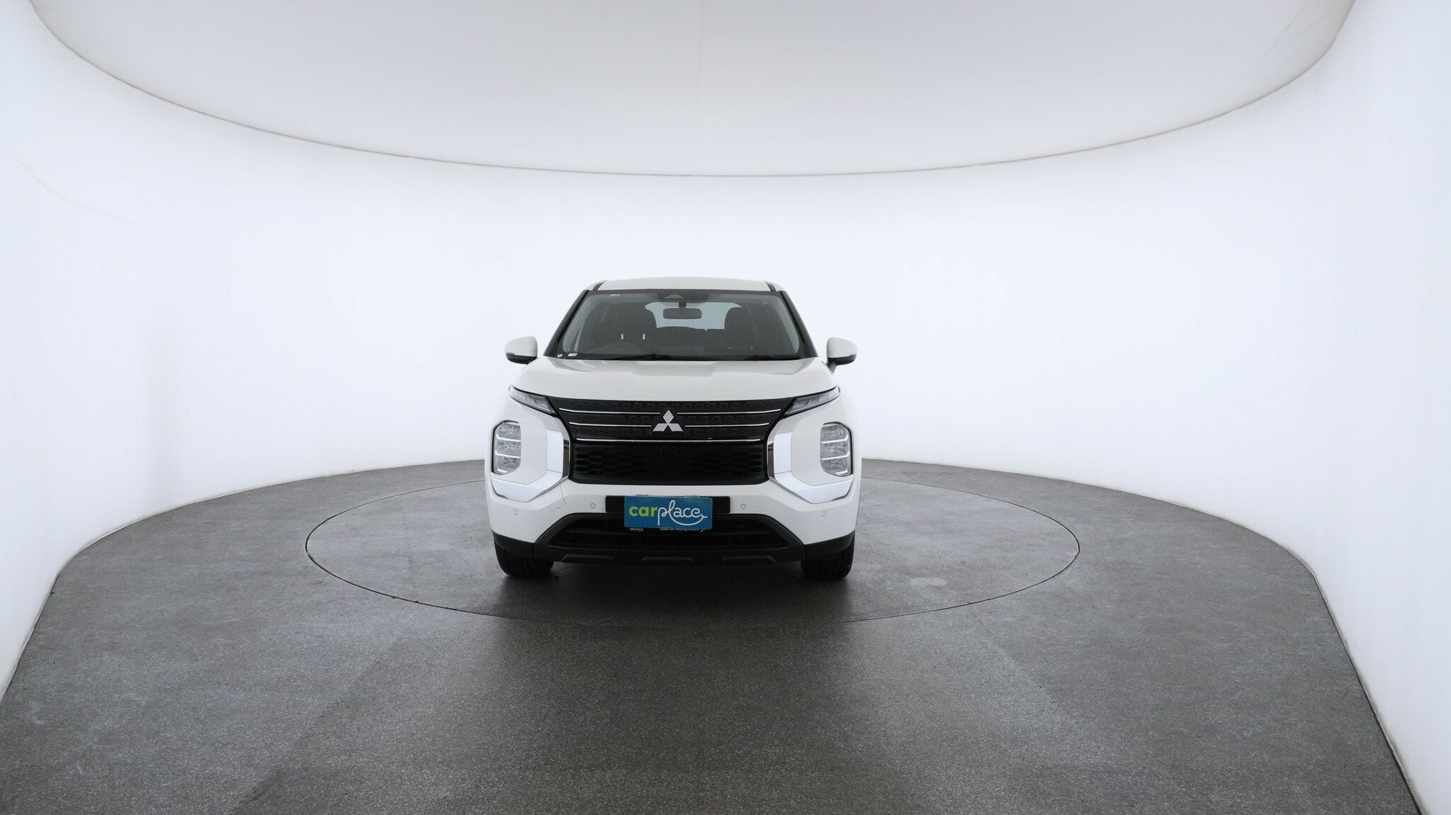 Mitsubishi Outlander image 3