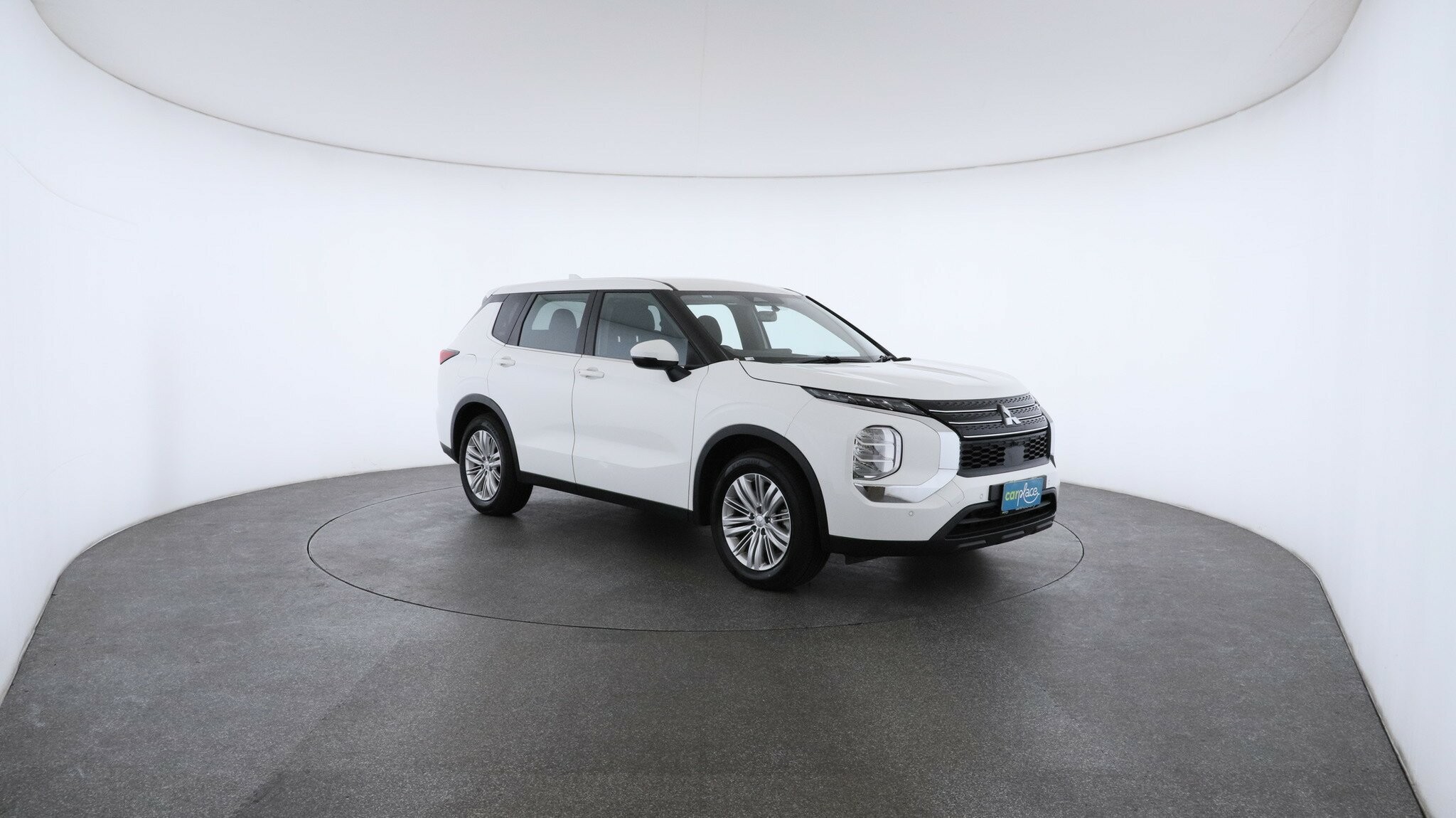 Mitsubishi Outlander image 4