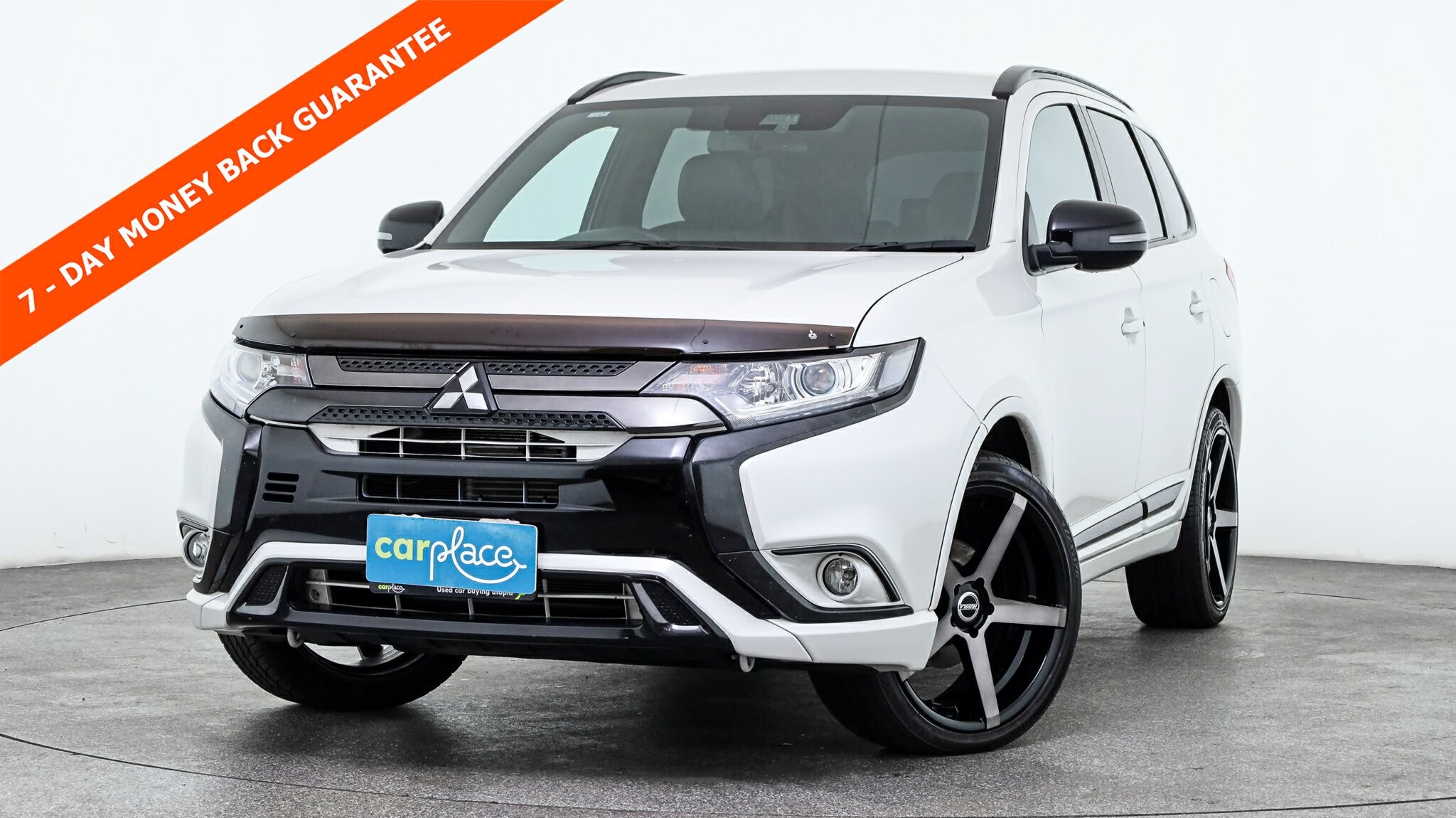 Mitsubishi Outlander image 1