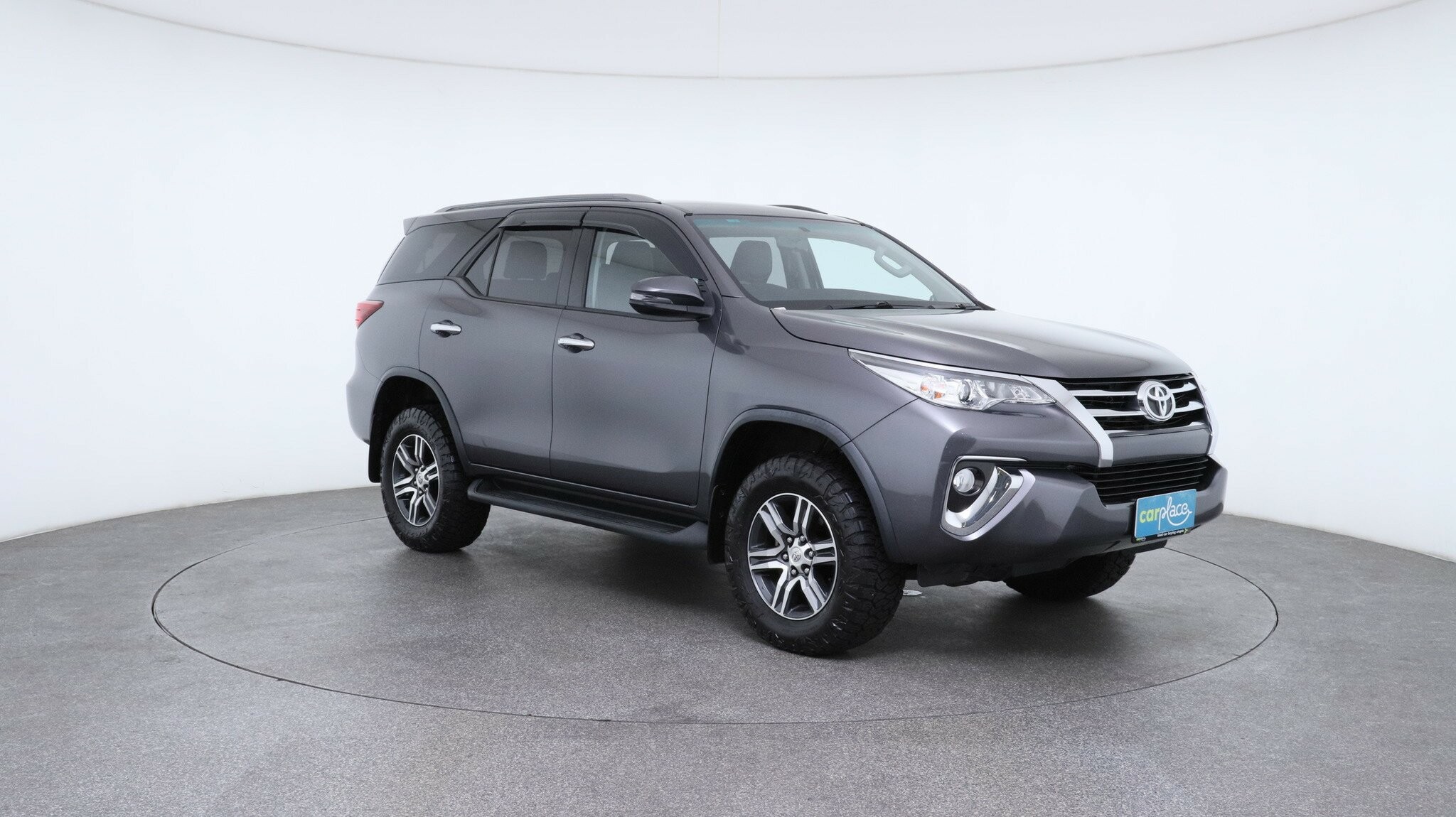 Toyota Fortuner image 3