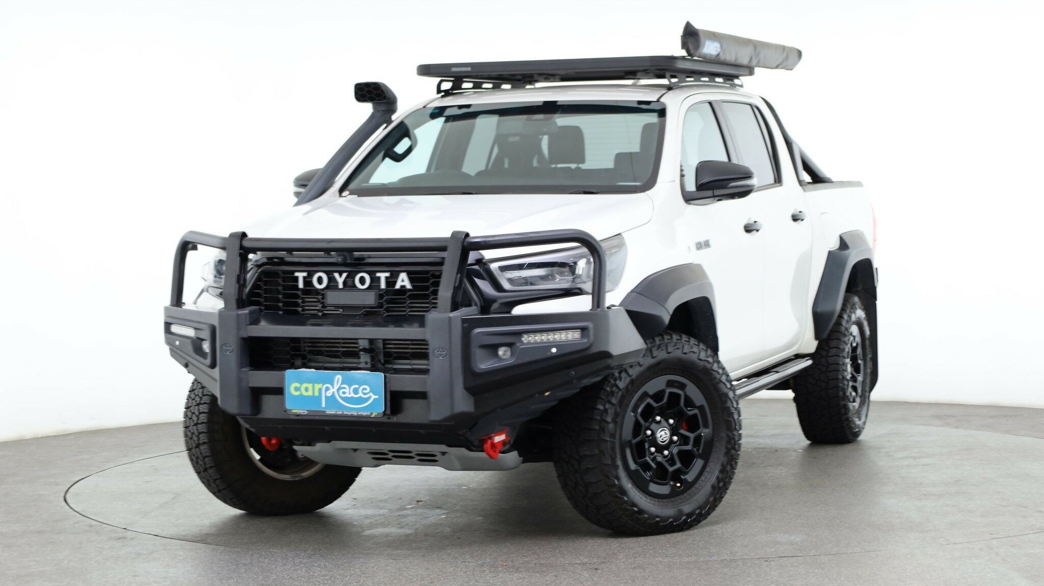 Toyota Hilux image 2