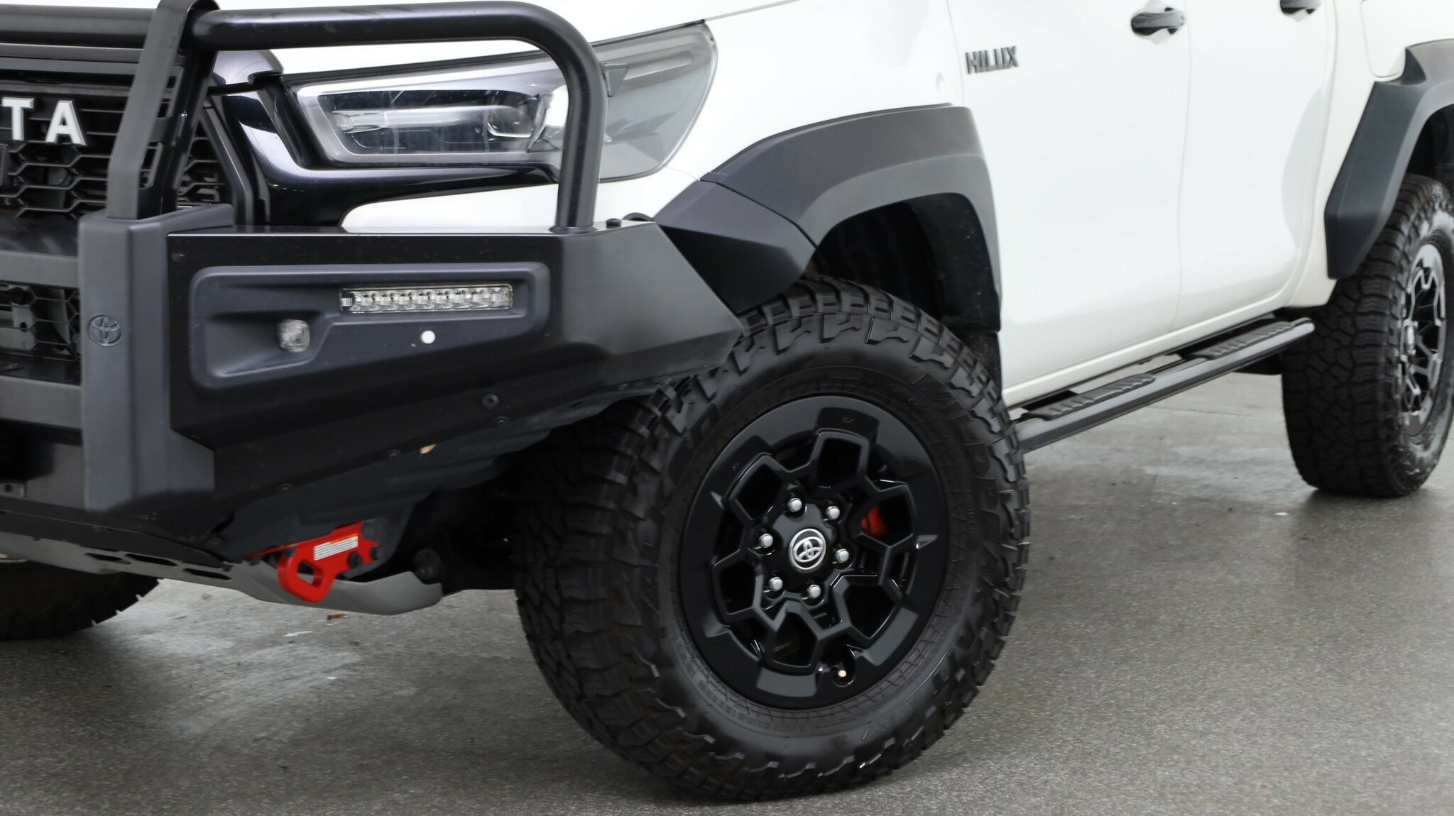Toyota Hilux image 3