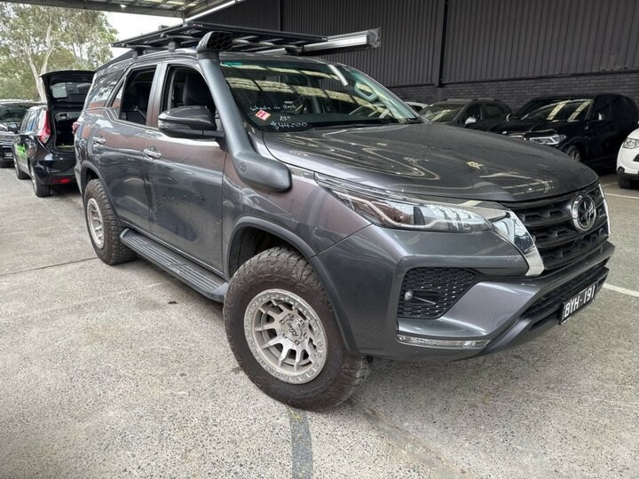 Toyota Fortuner image 2