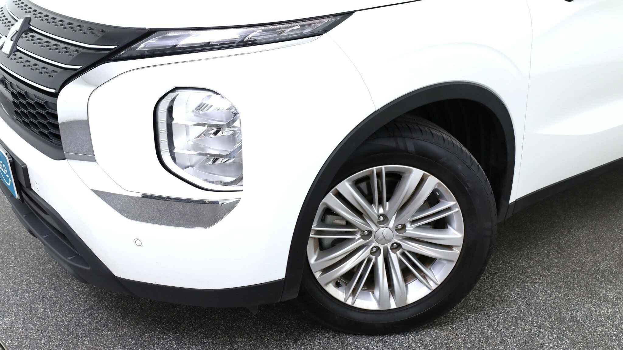 Mitsubishi Outlander image 3