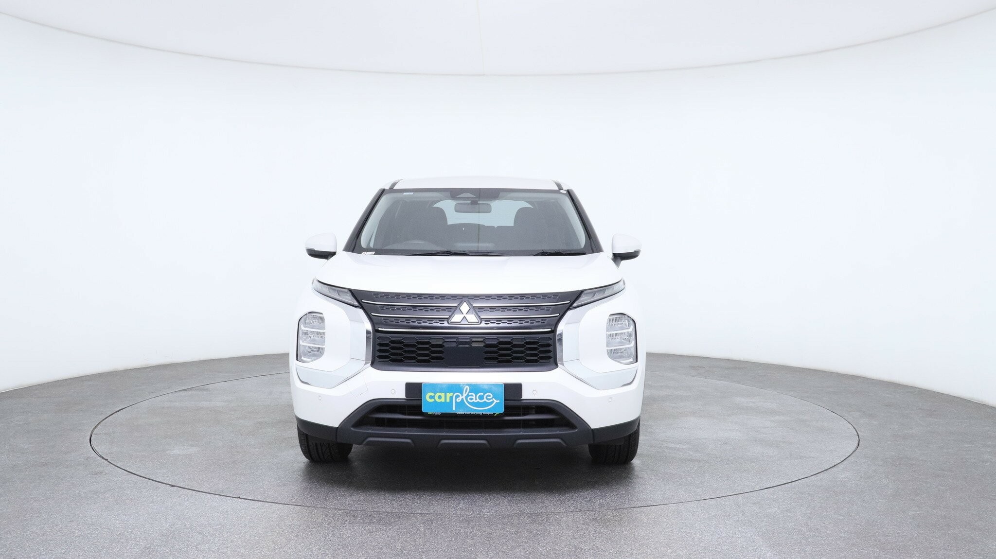 Mitsubishi Outlander image 4