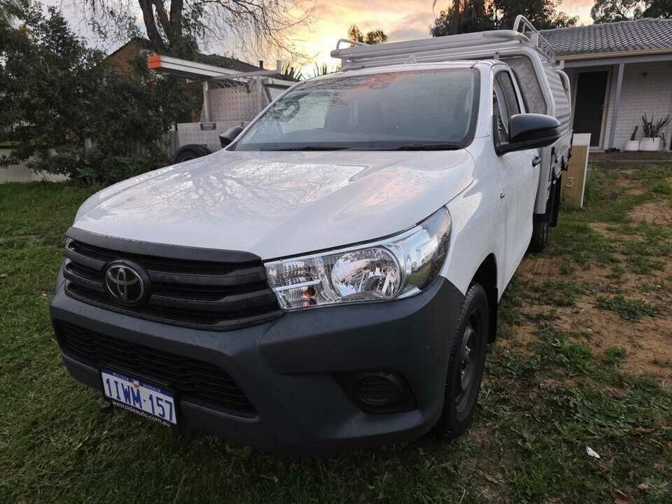 Toyota Hilux image 1