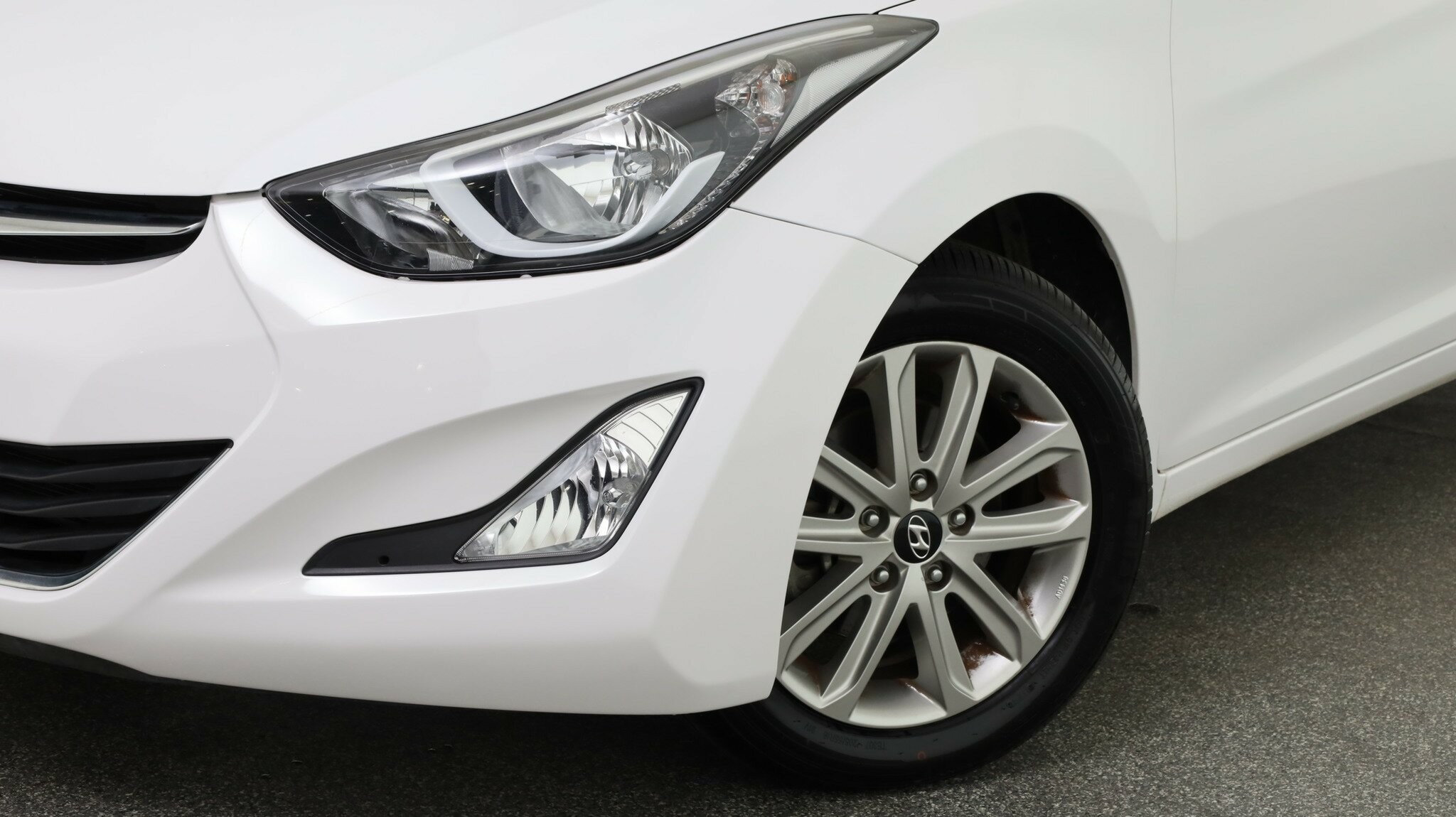 Hyundai Elantra image 3