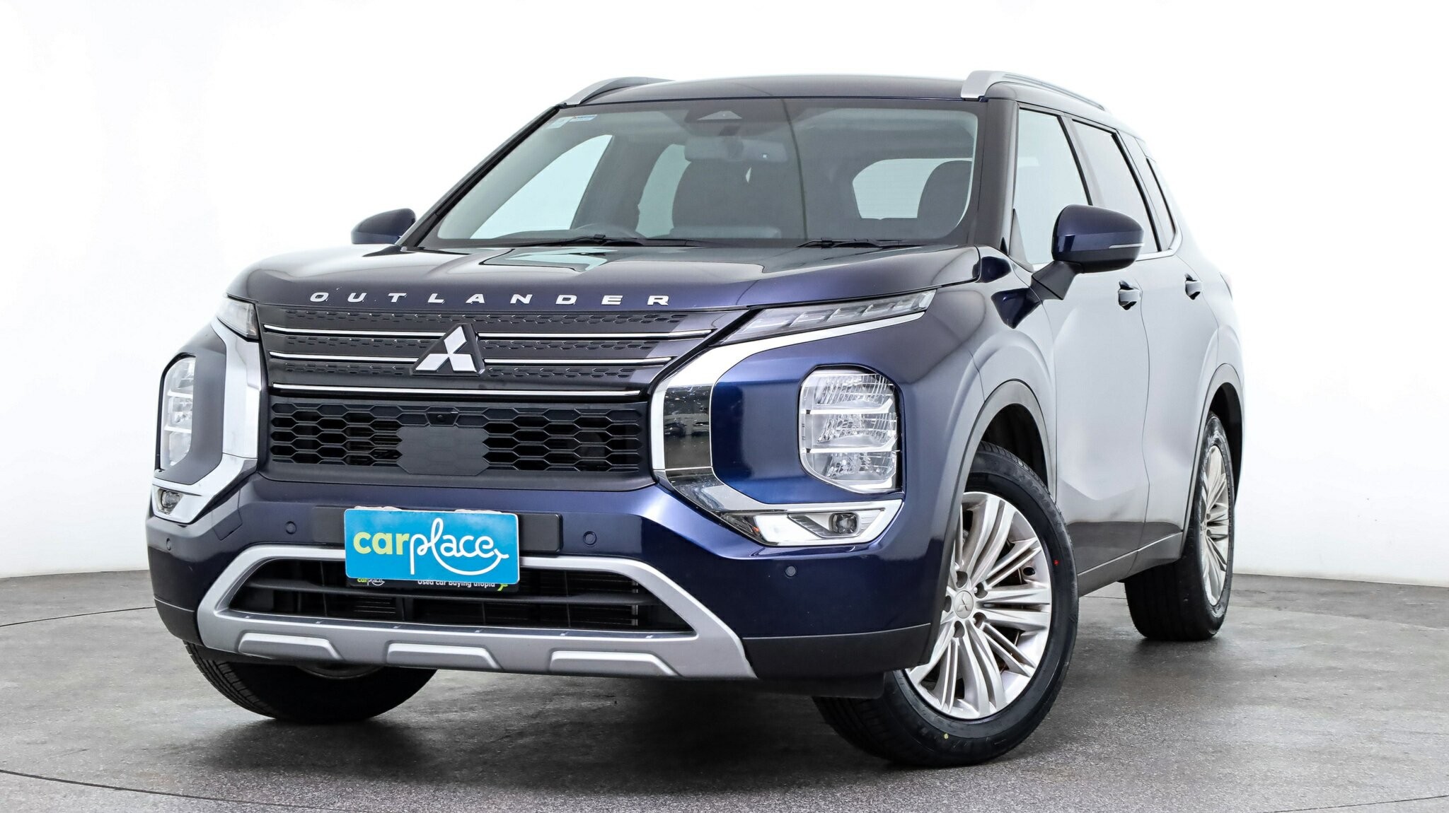 Mitsubishi Outlander image 2