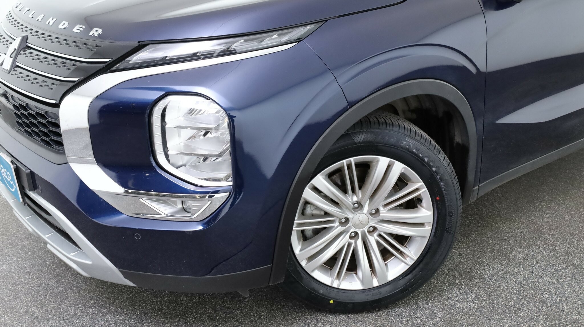 Mitsubishi Outlander image 3