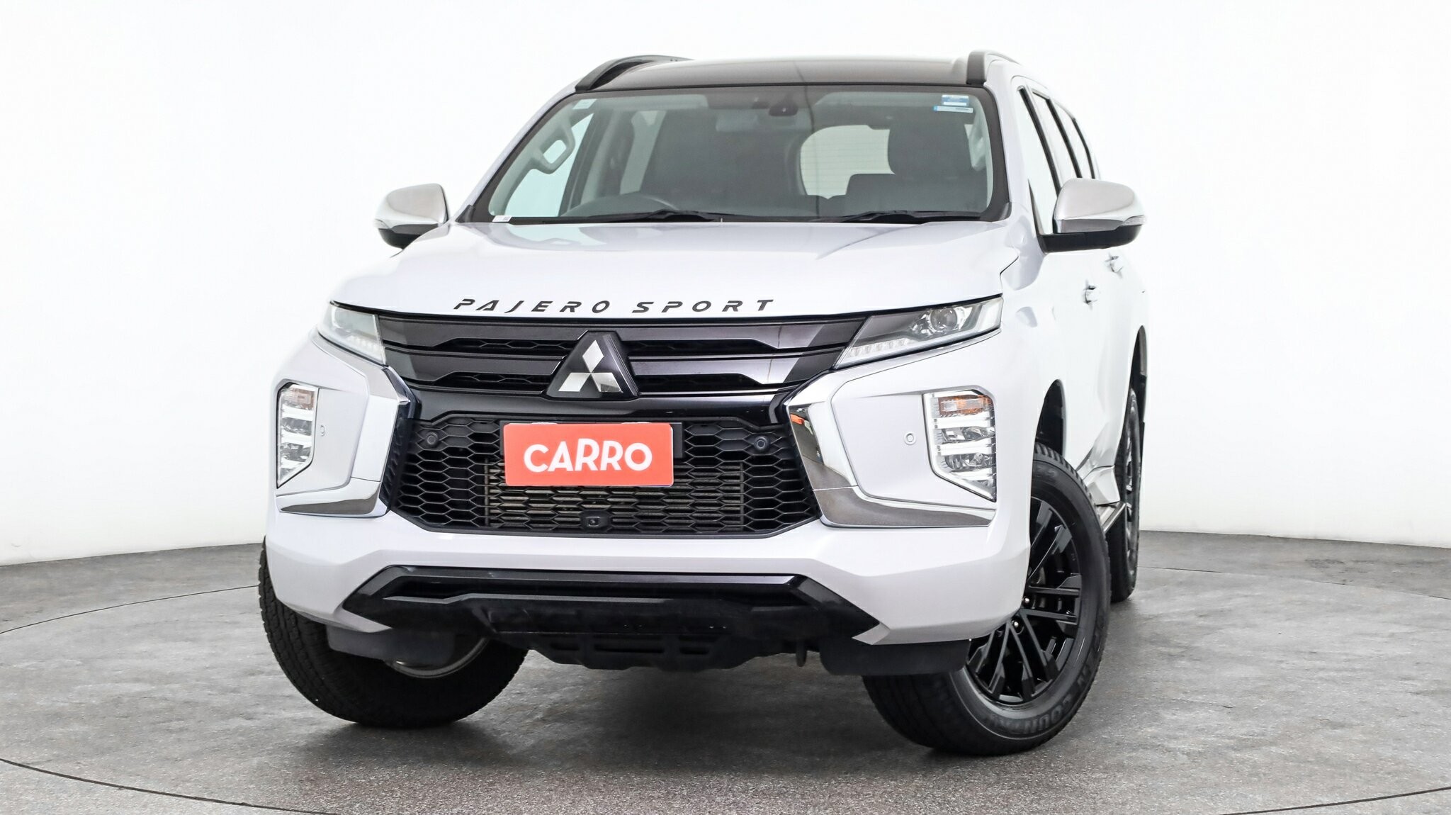Mitsubishi Pajero Sport image 2