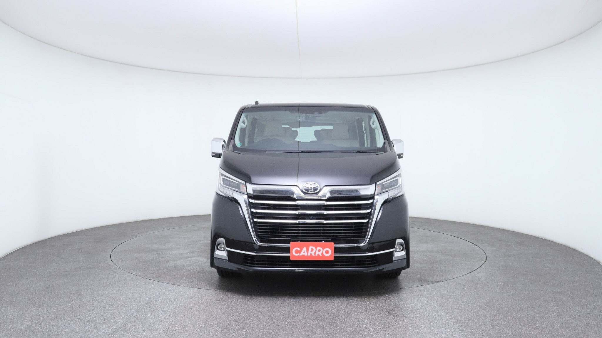 Toyota Granvia image 4