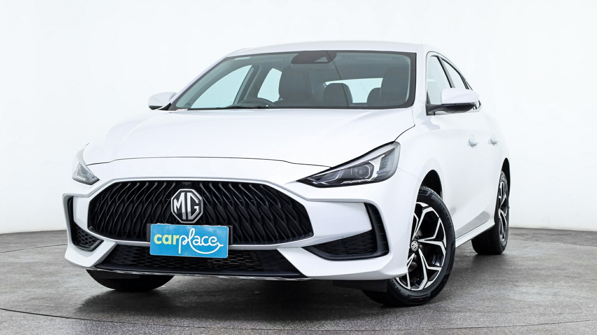MG Mg5 image 2