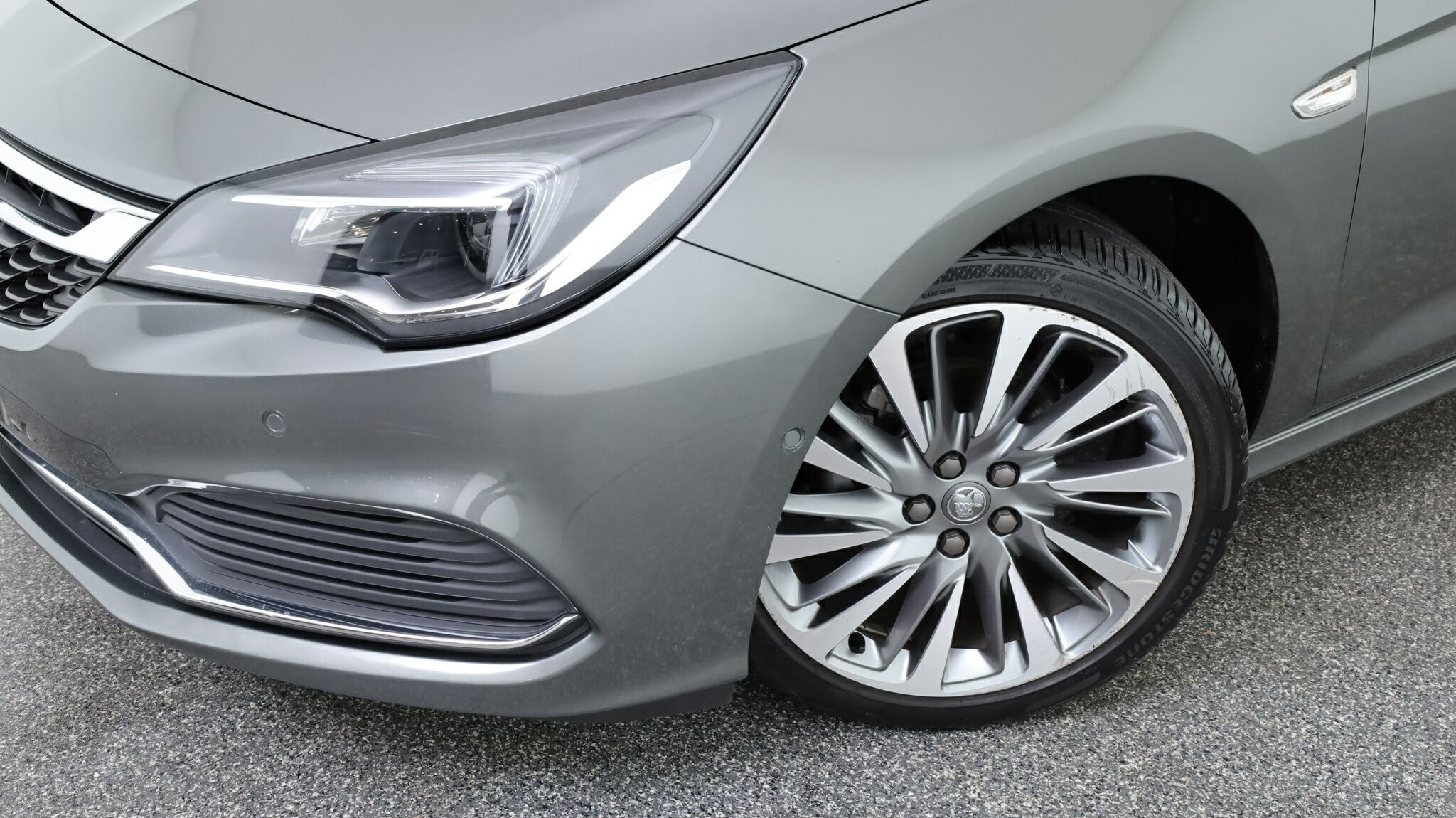 Holden Astra image 3