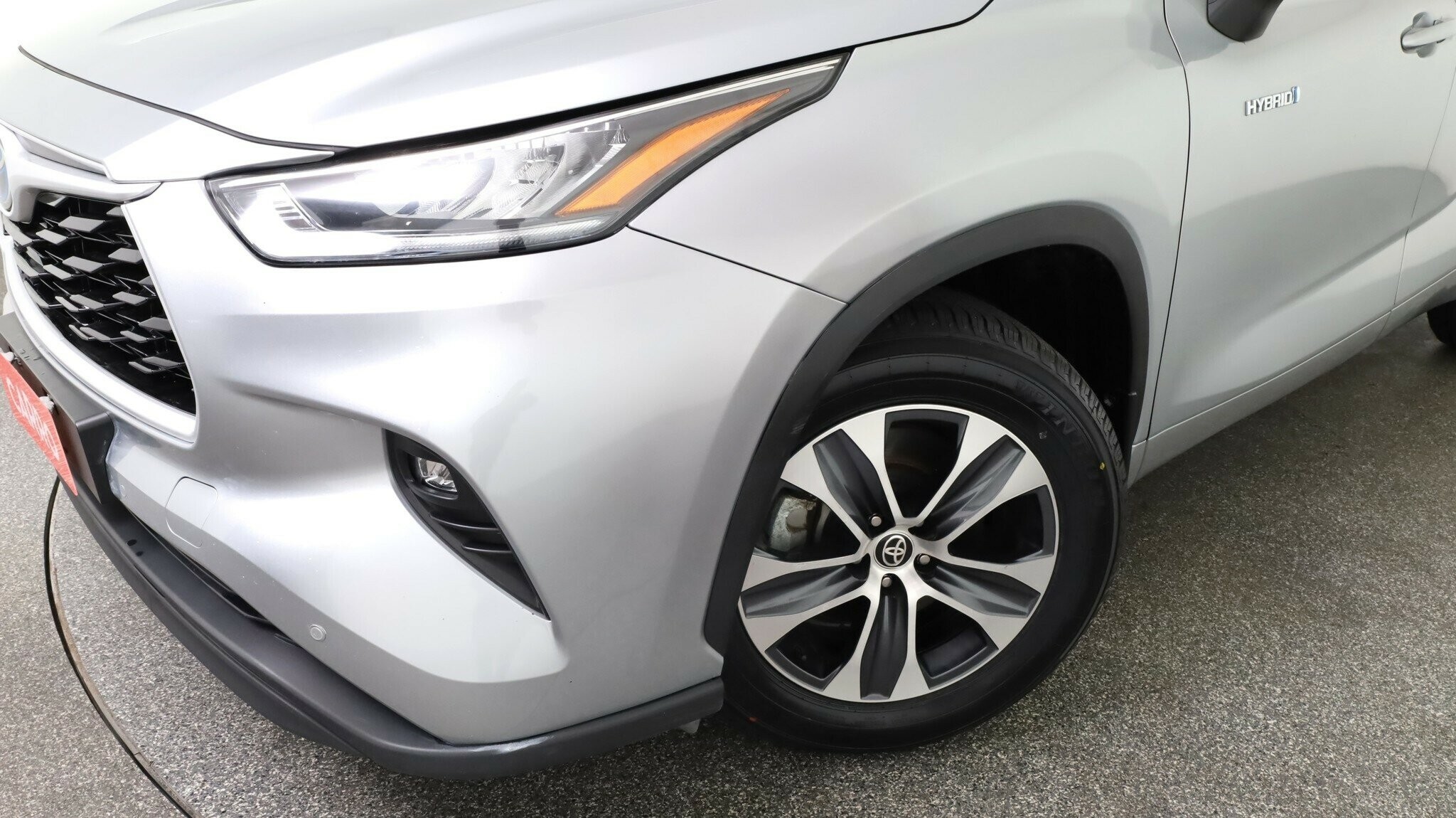 Toyota Kluger image 3