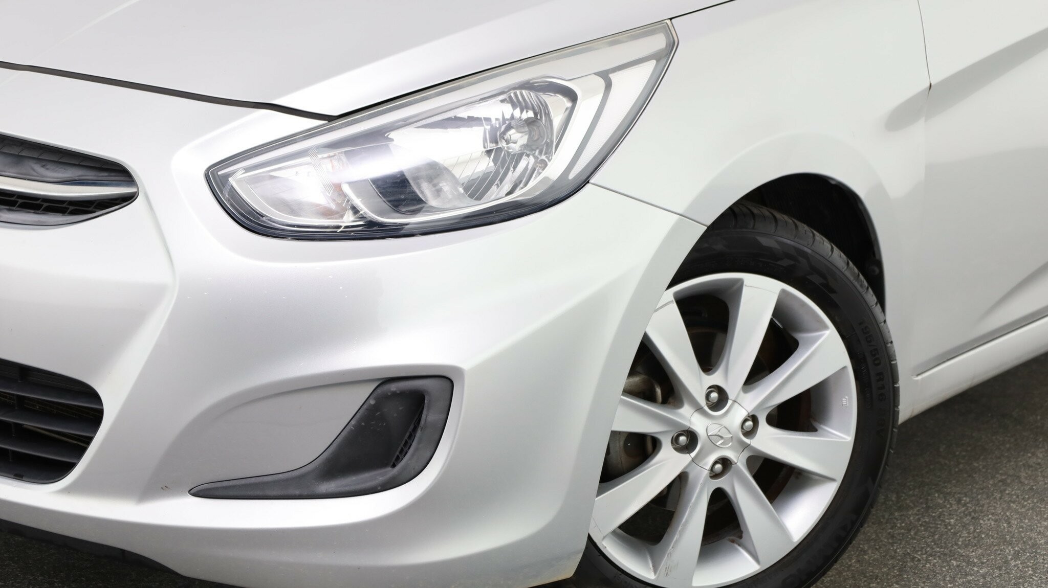 Hyundai Accent image 3