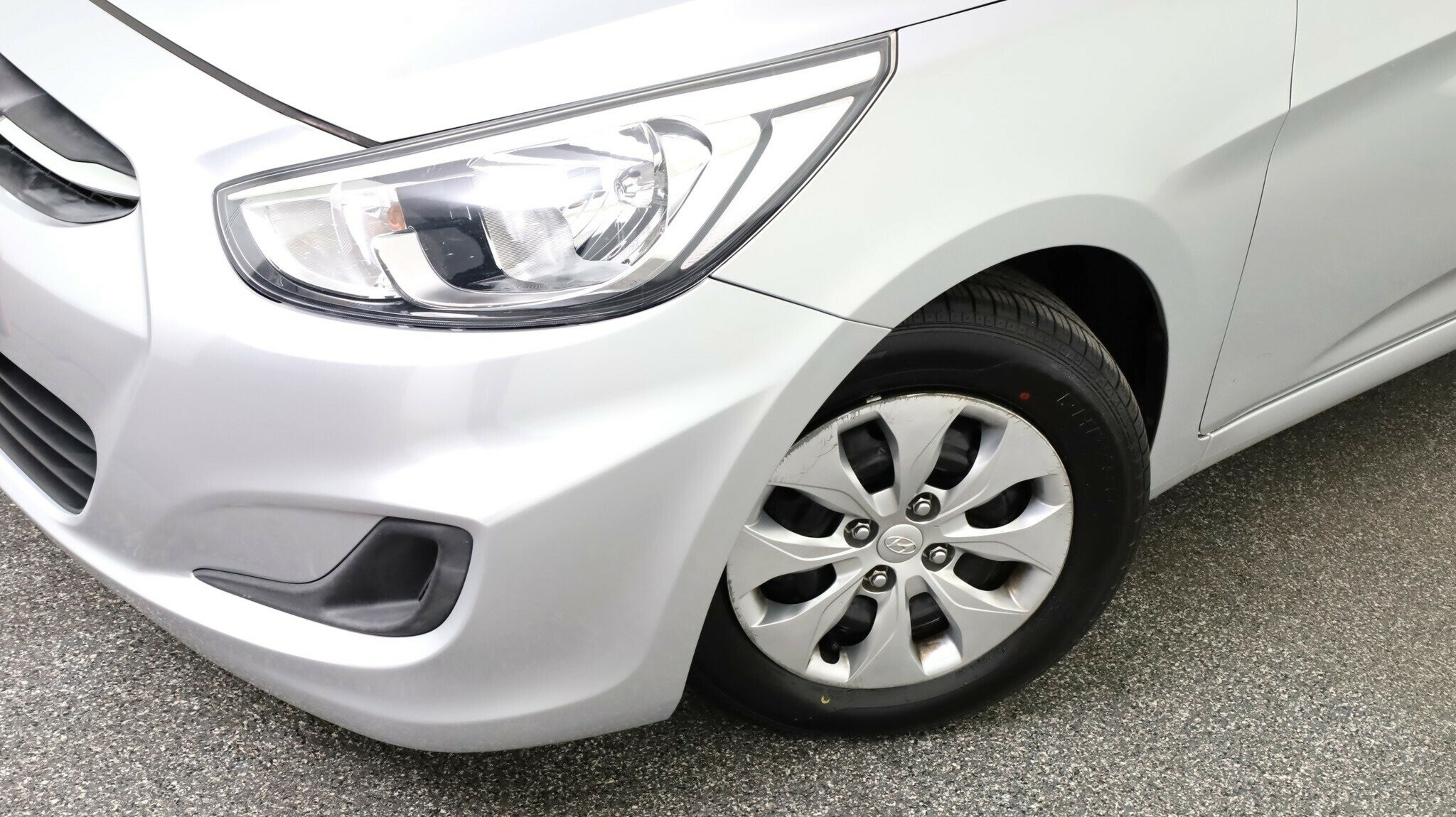 Hyundai Accent image 3