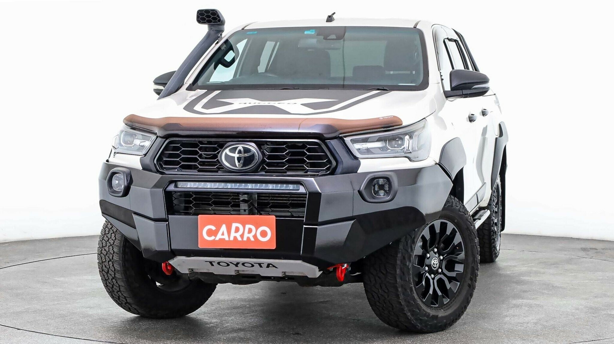 Toyota Hilux image 2