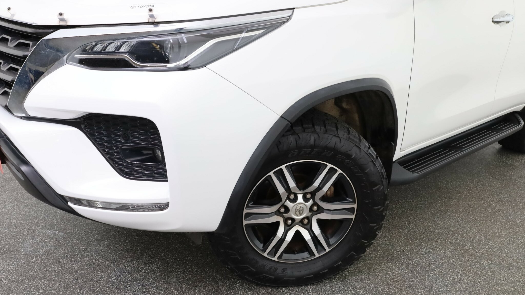 Toyota Fortuner image 3