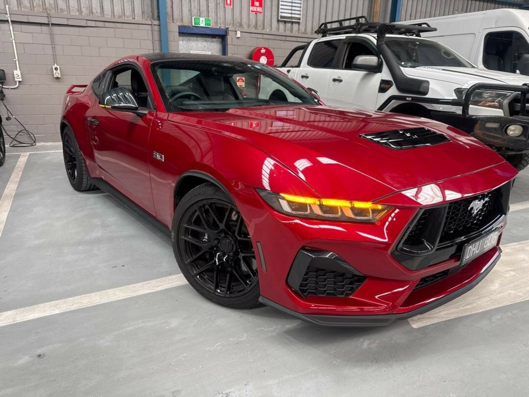Ford Mustang image 2