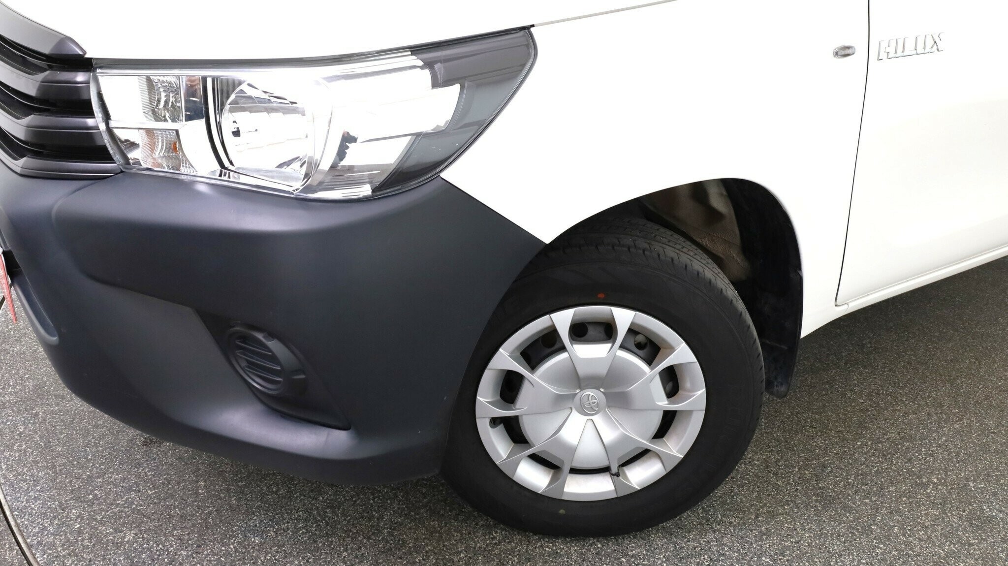 Toyota Hilux image 3