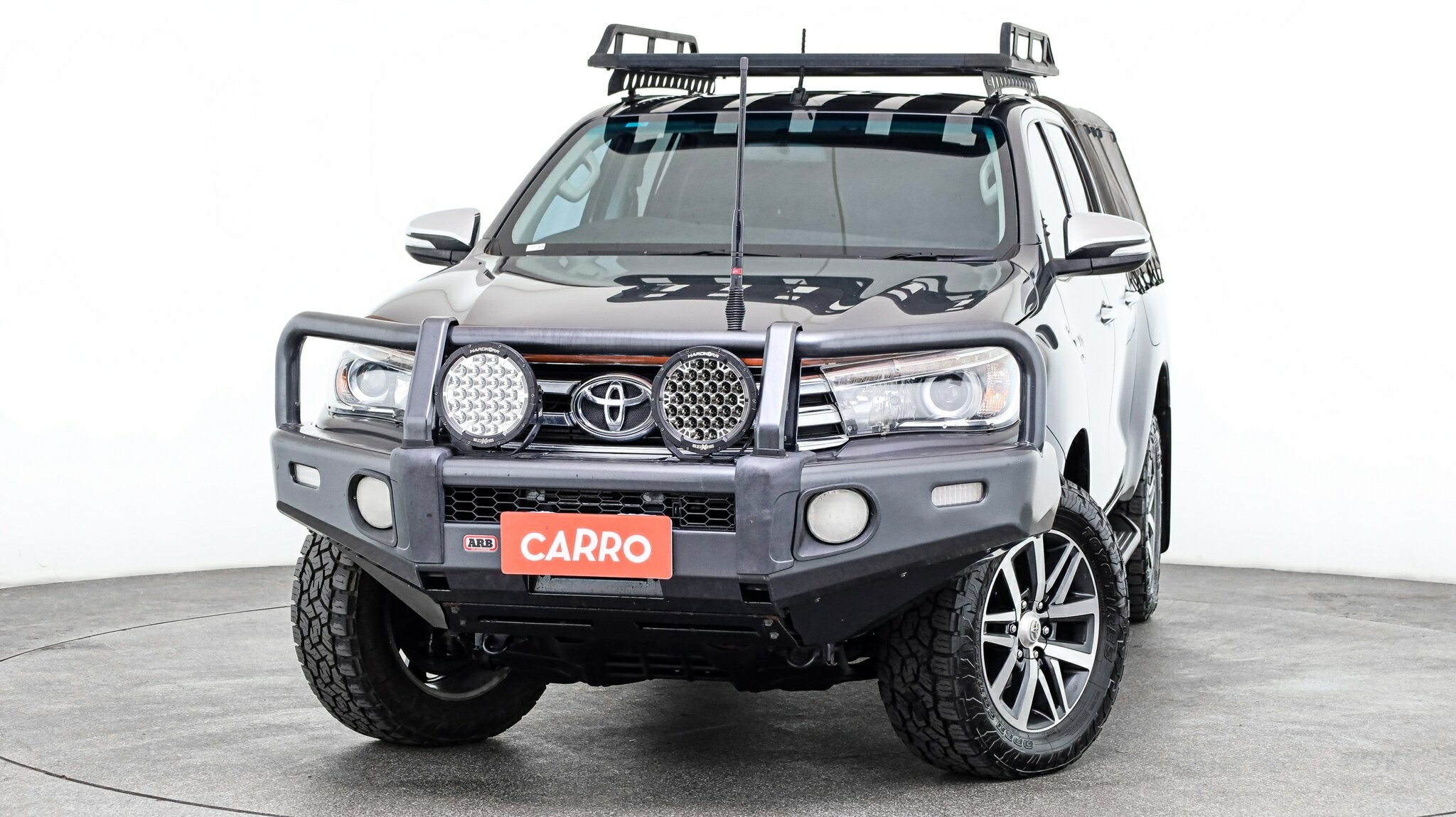 Toyota Hilux image 2