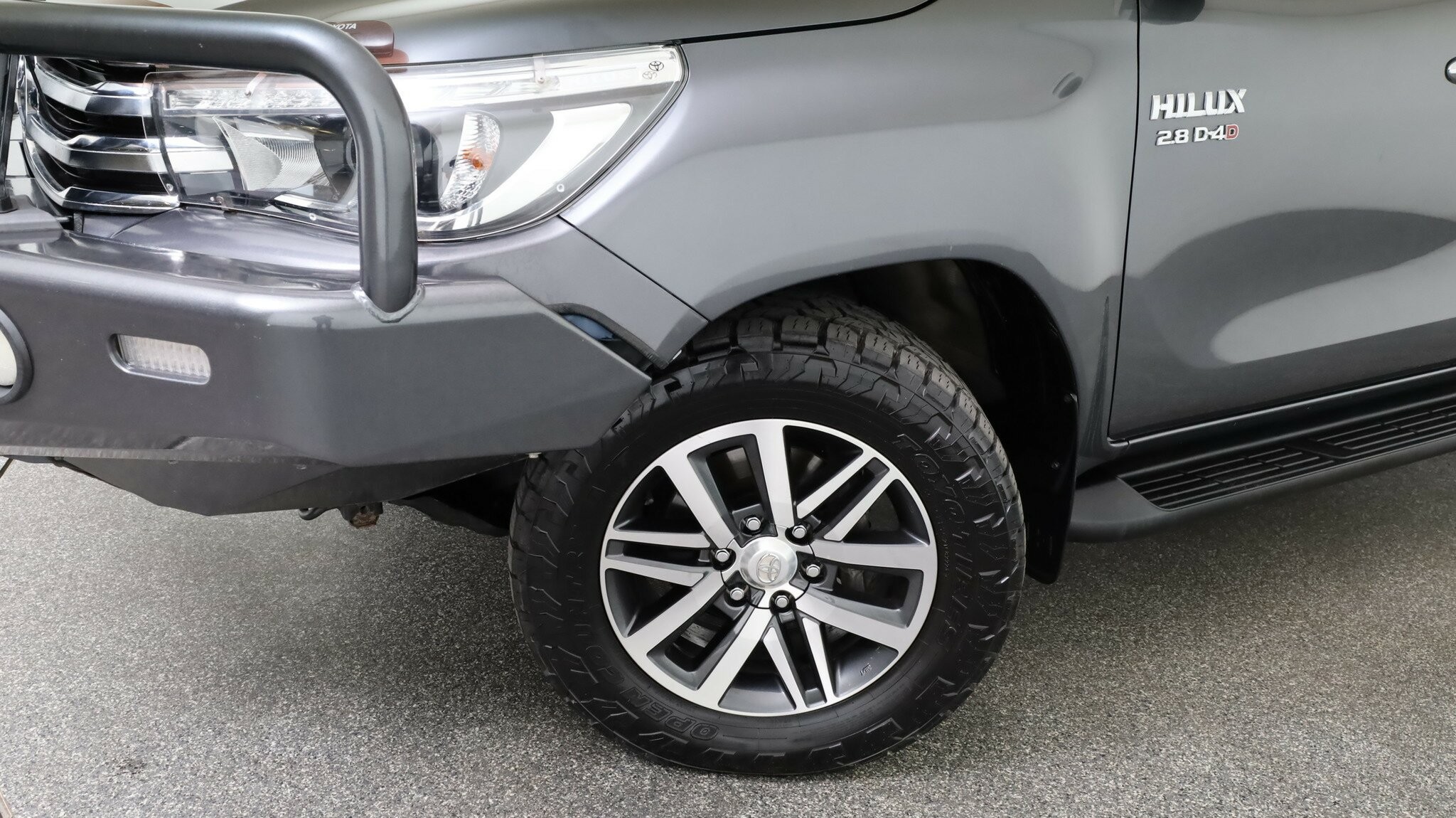 Toyota Hilux image 3