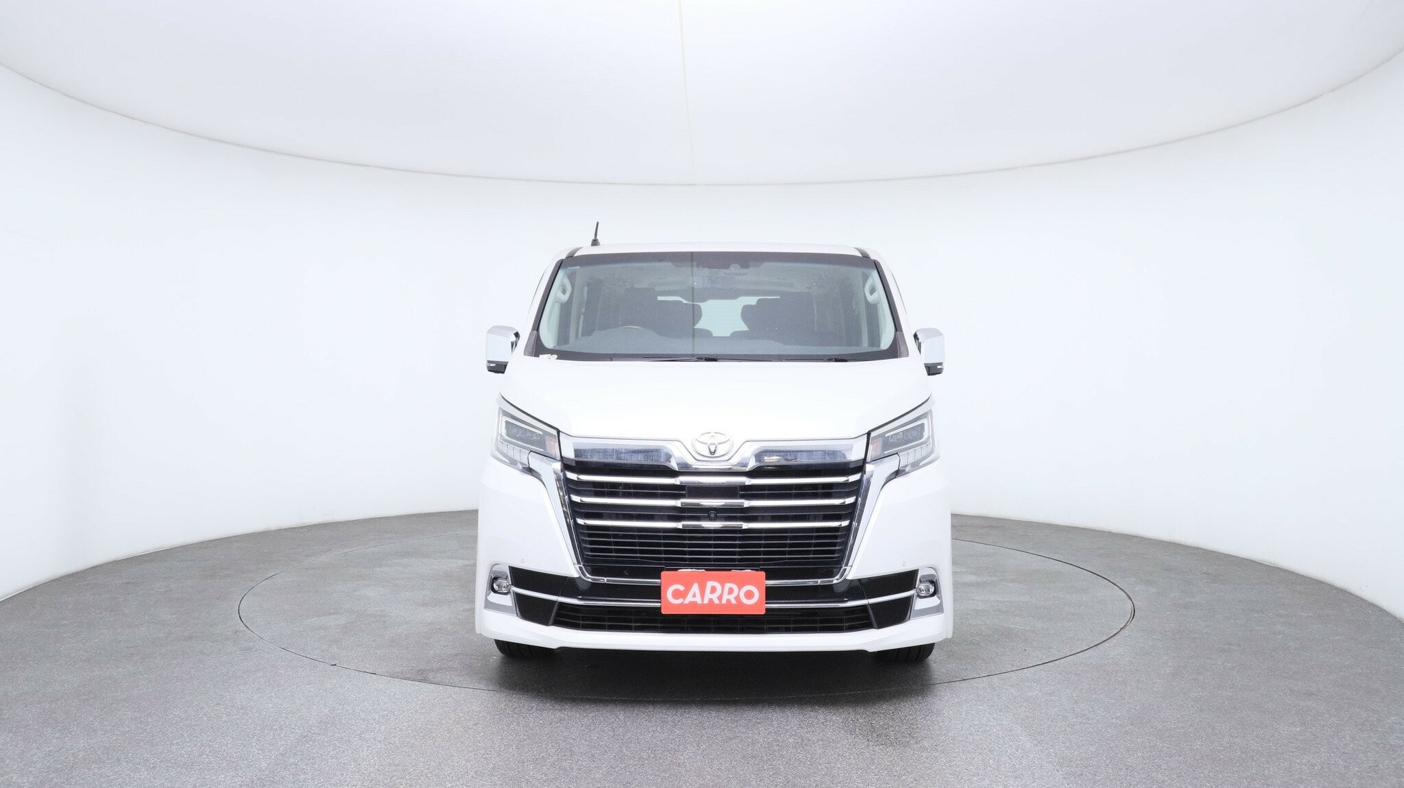 Toyota Granvia image 4