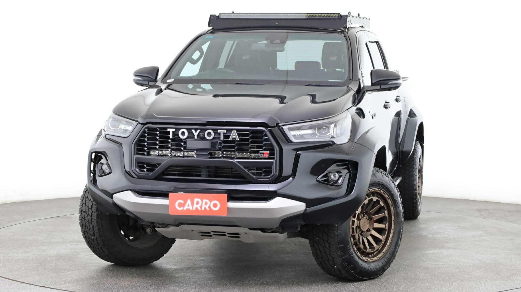 Toyota Hilux image 2