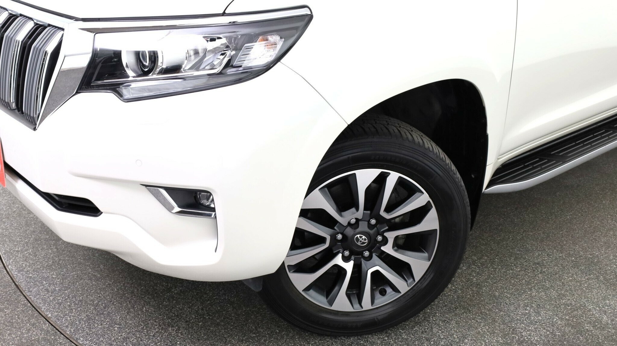 Toyota Landcruiser Prado image 3