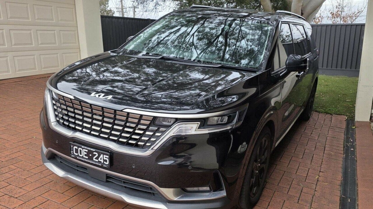 Kia Carnival image 2