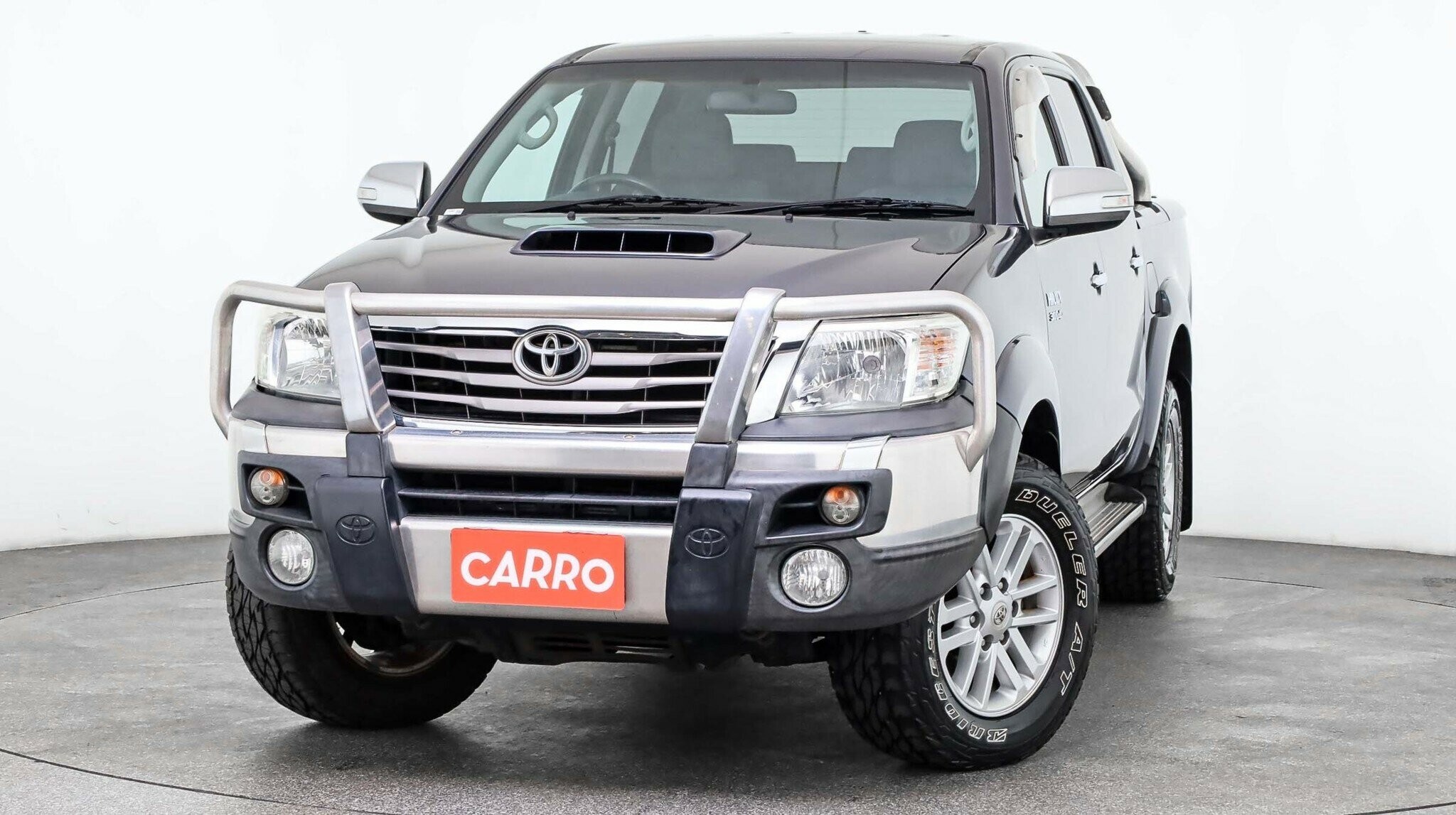 Toyota Hilux image 2