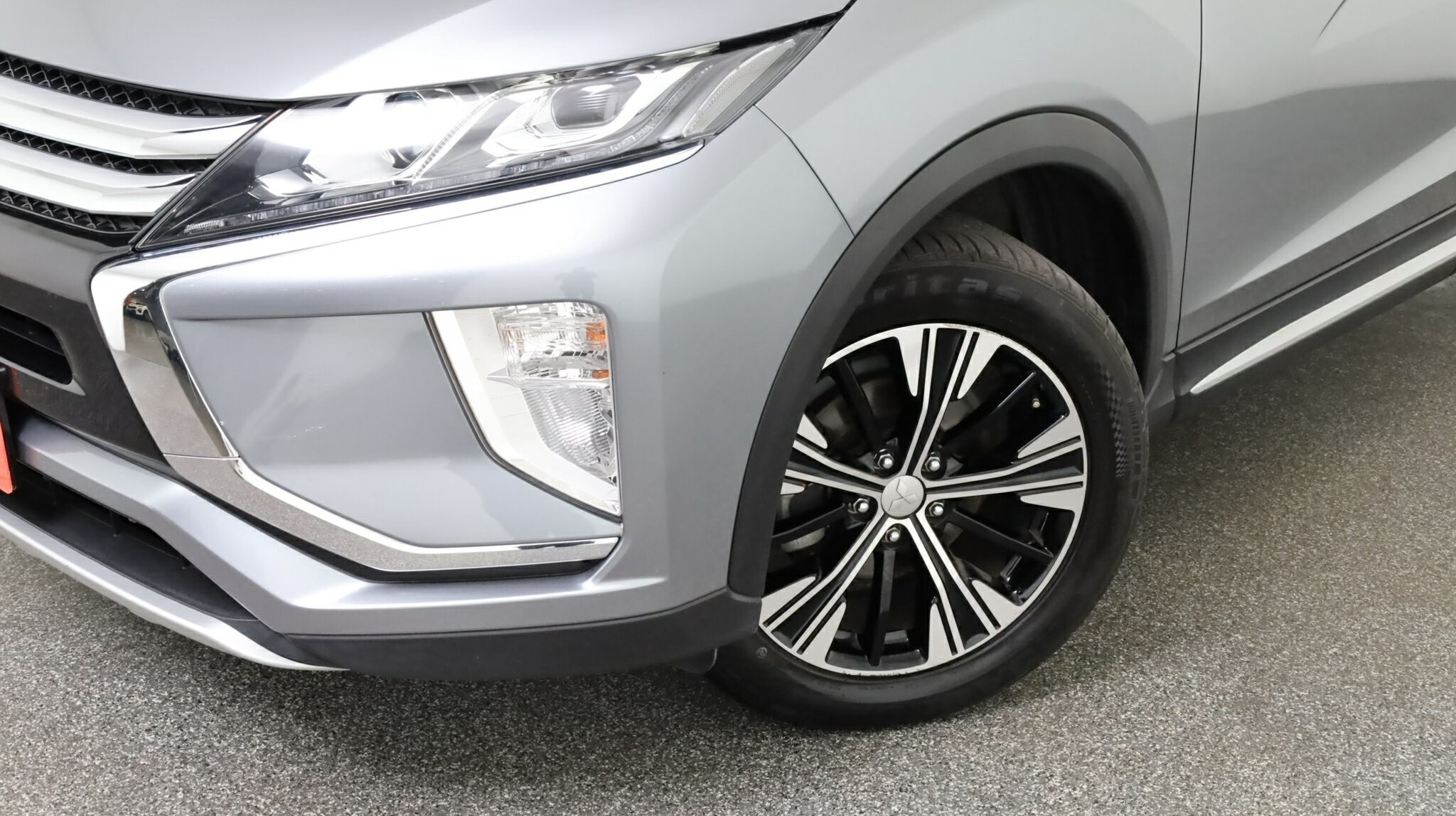 Mitsubishi Eclipse Cross image 3