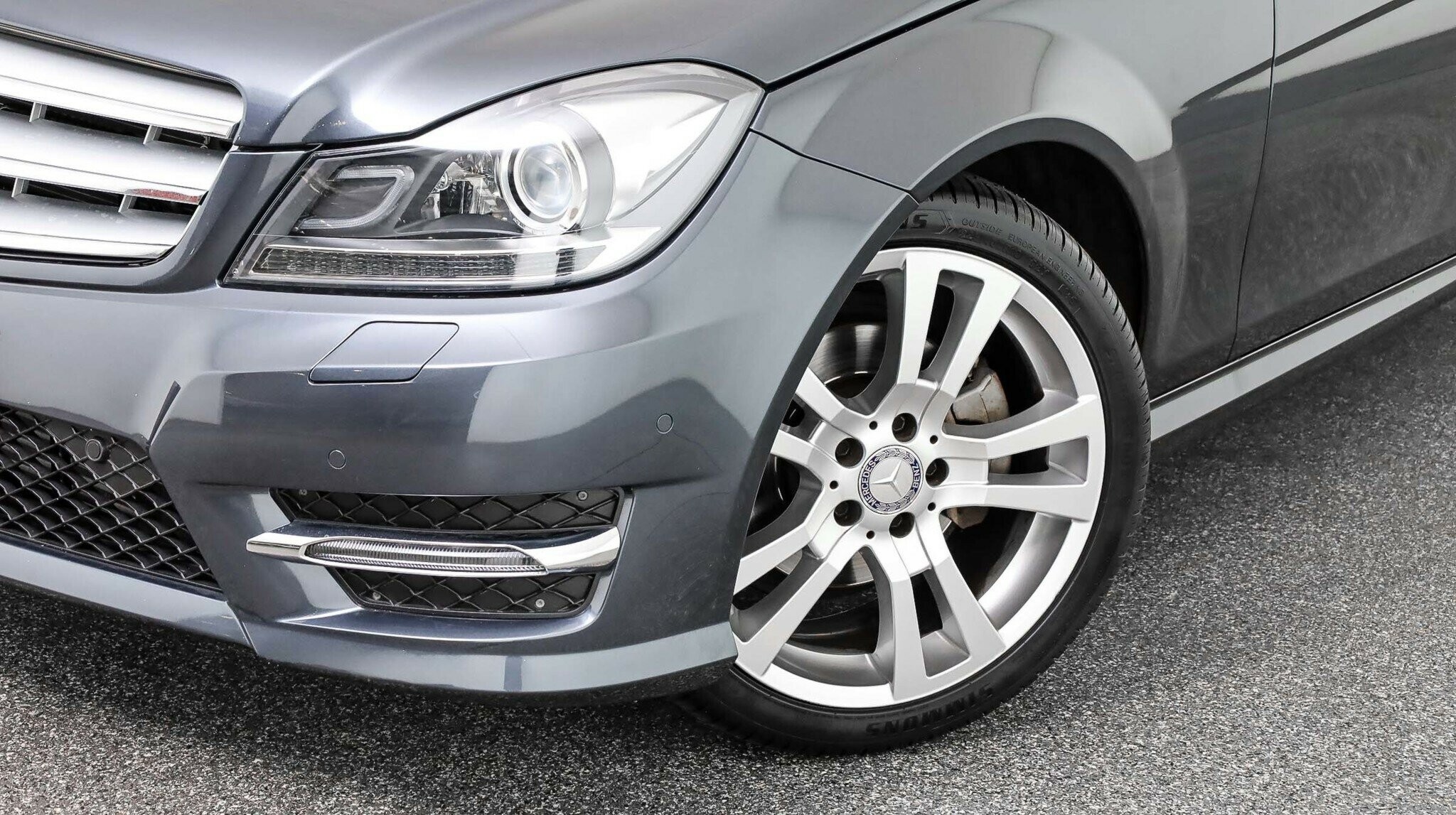 Mercedes Benz C-class image 3