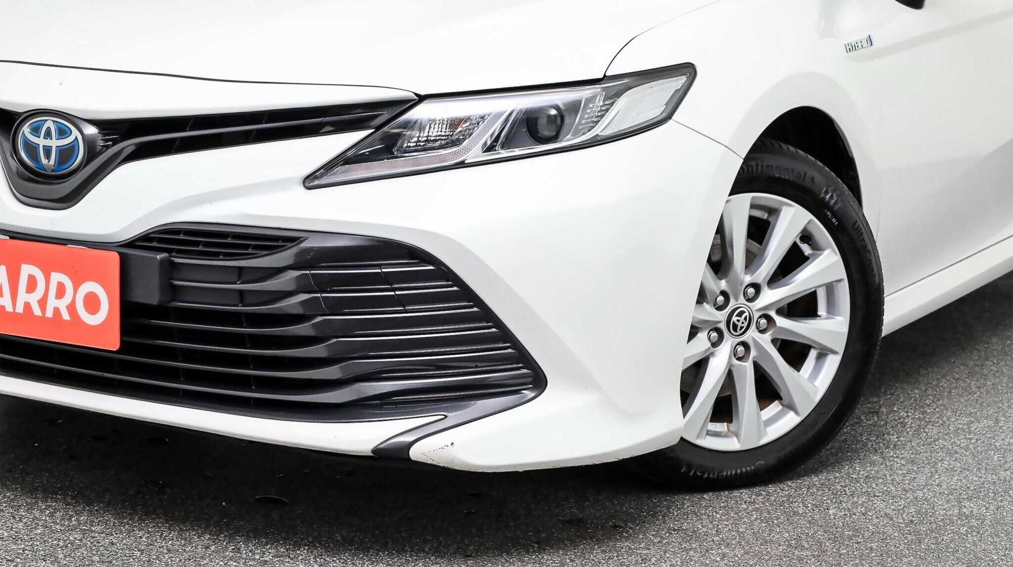 Toyota Camry image 2
