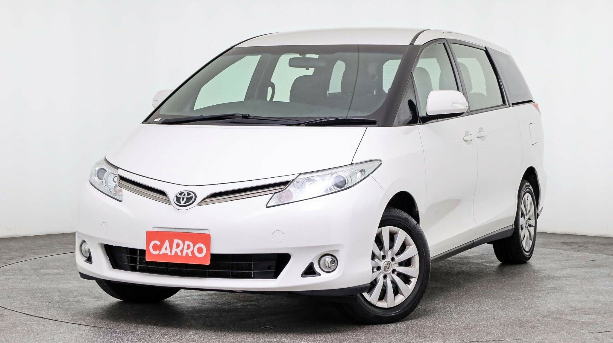 Toyota Tarago image 2
