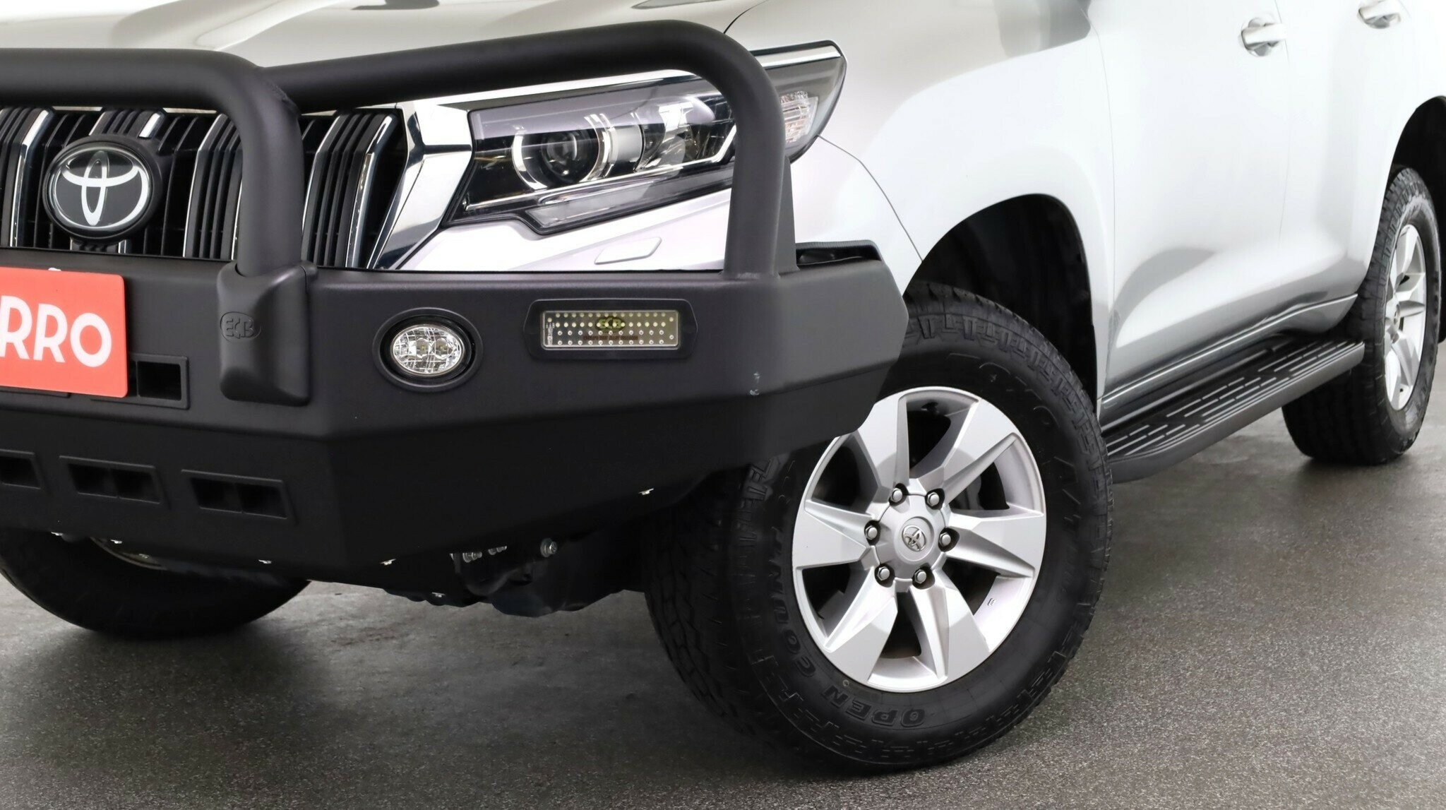Toyota Landcruiser Prado image 3