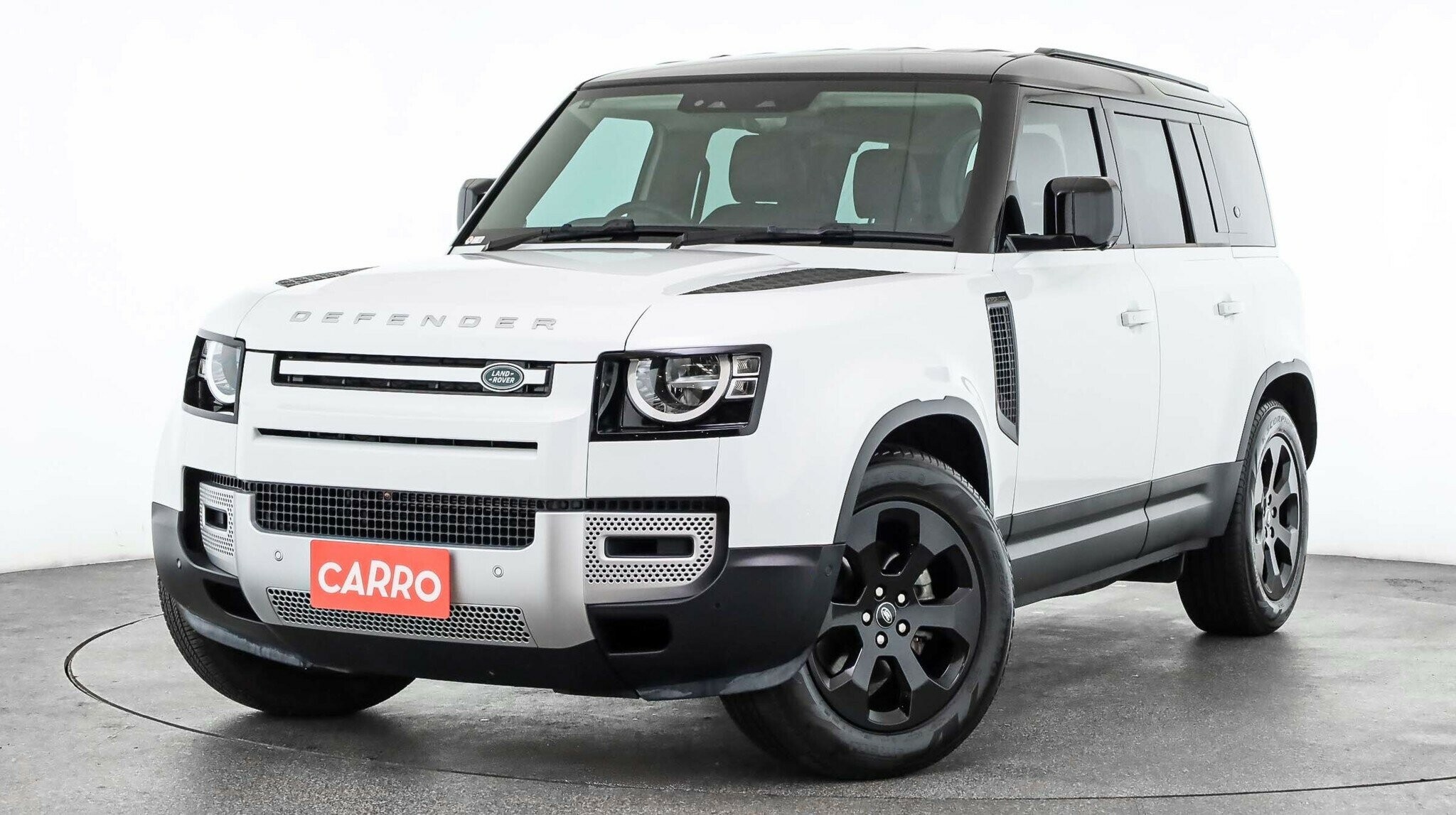 Land Rover Defender image 2