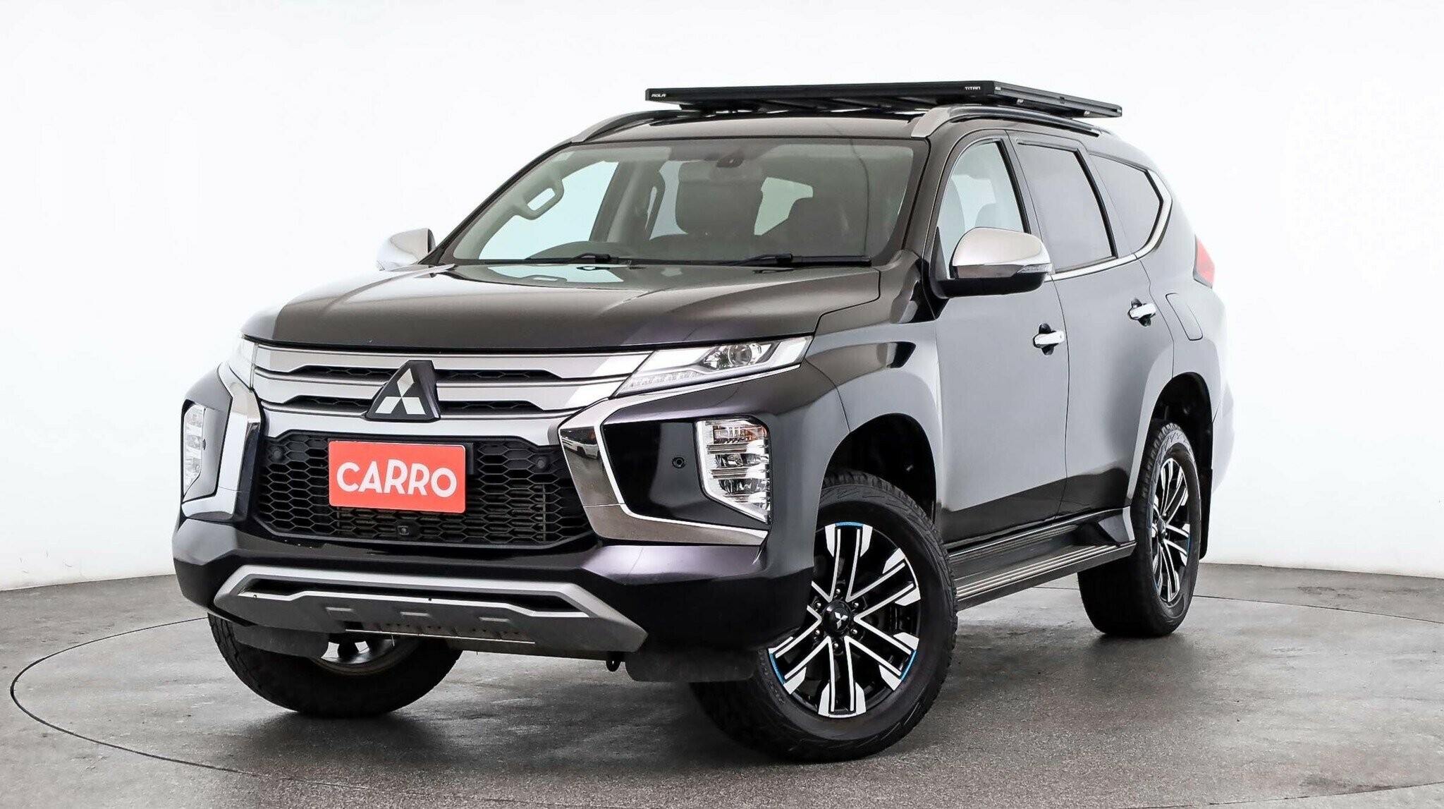 Mitsubishi Pajero Sport image 2