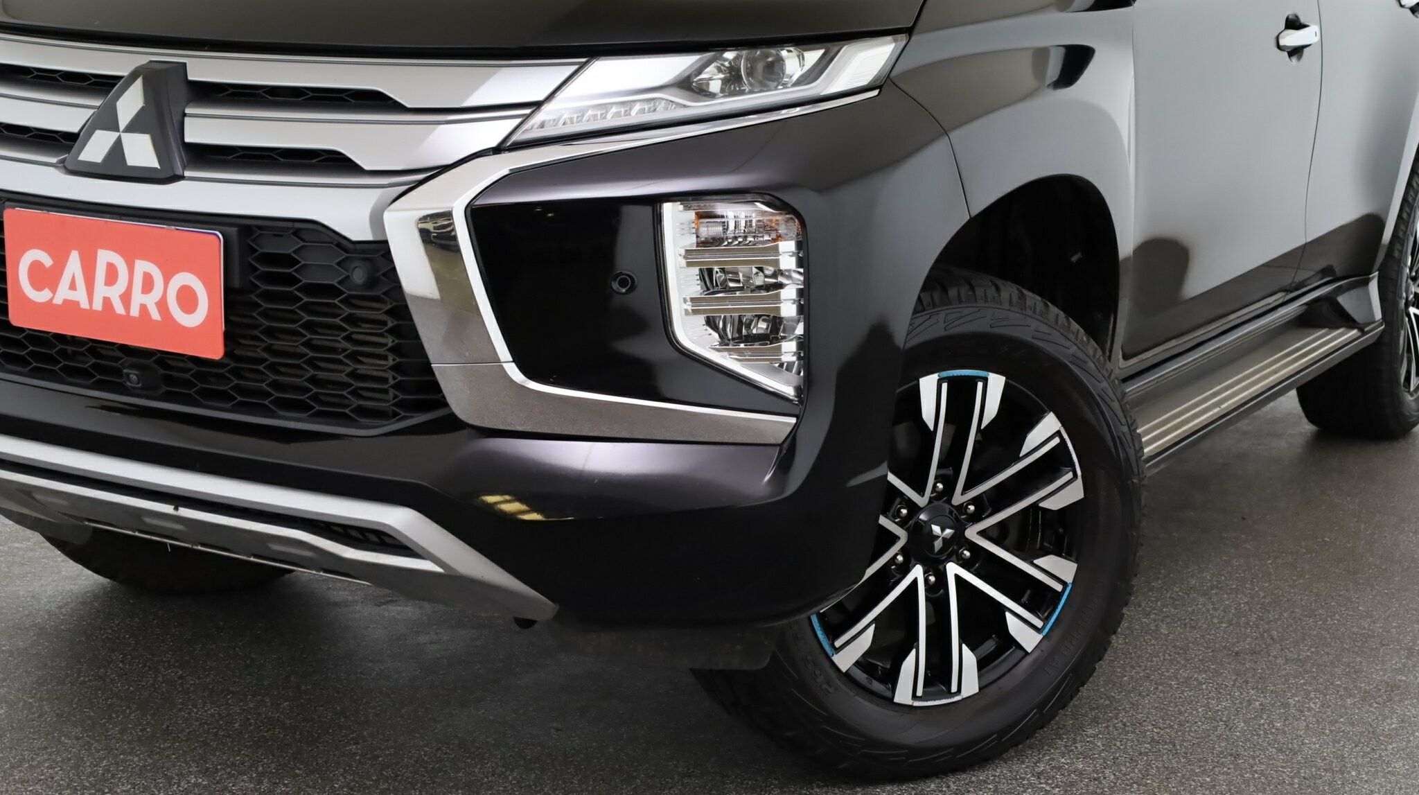 Mitsubishi Pajero Sport image 3
