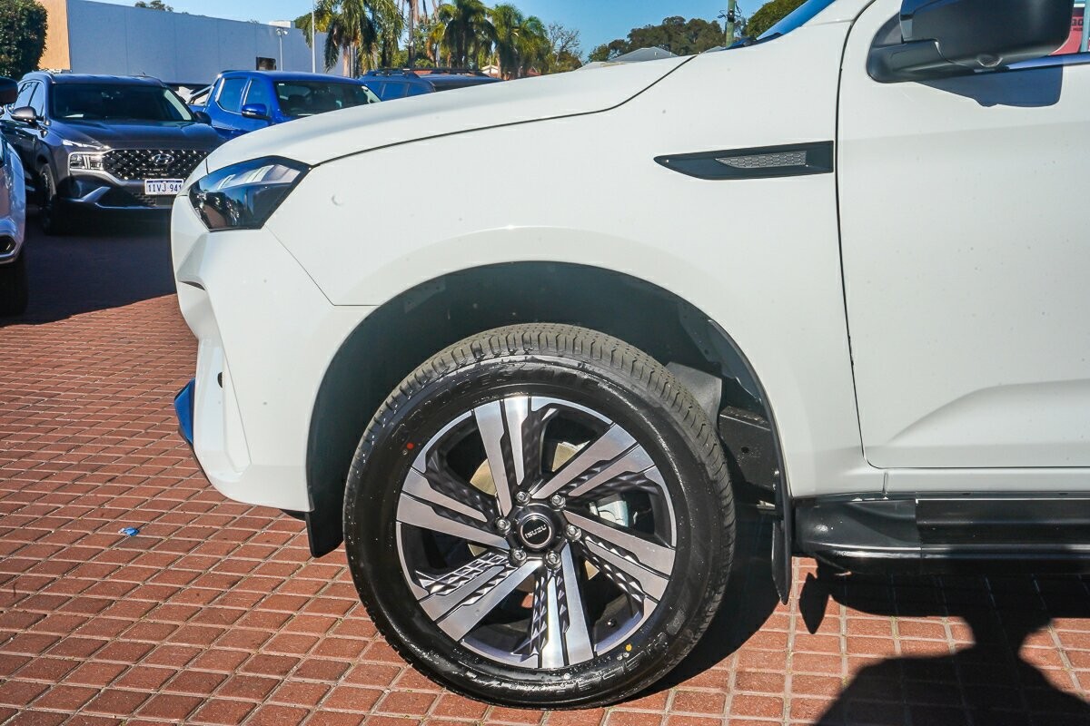 Isuzu Mu-x image 4