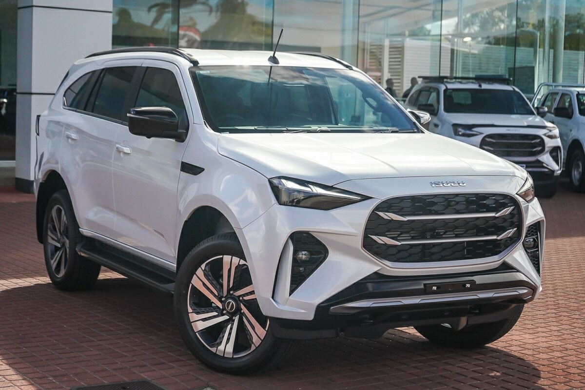 Isuzu Mu-x image 1