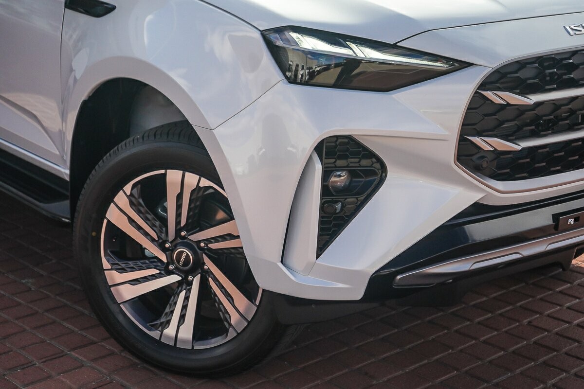 Isuzu Mu-x image 2