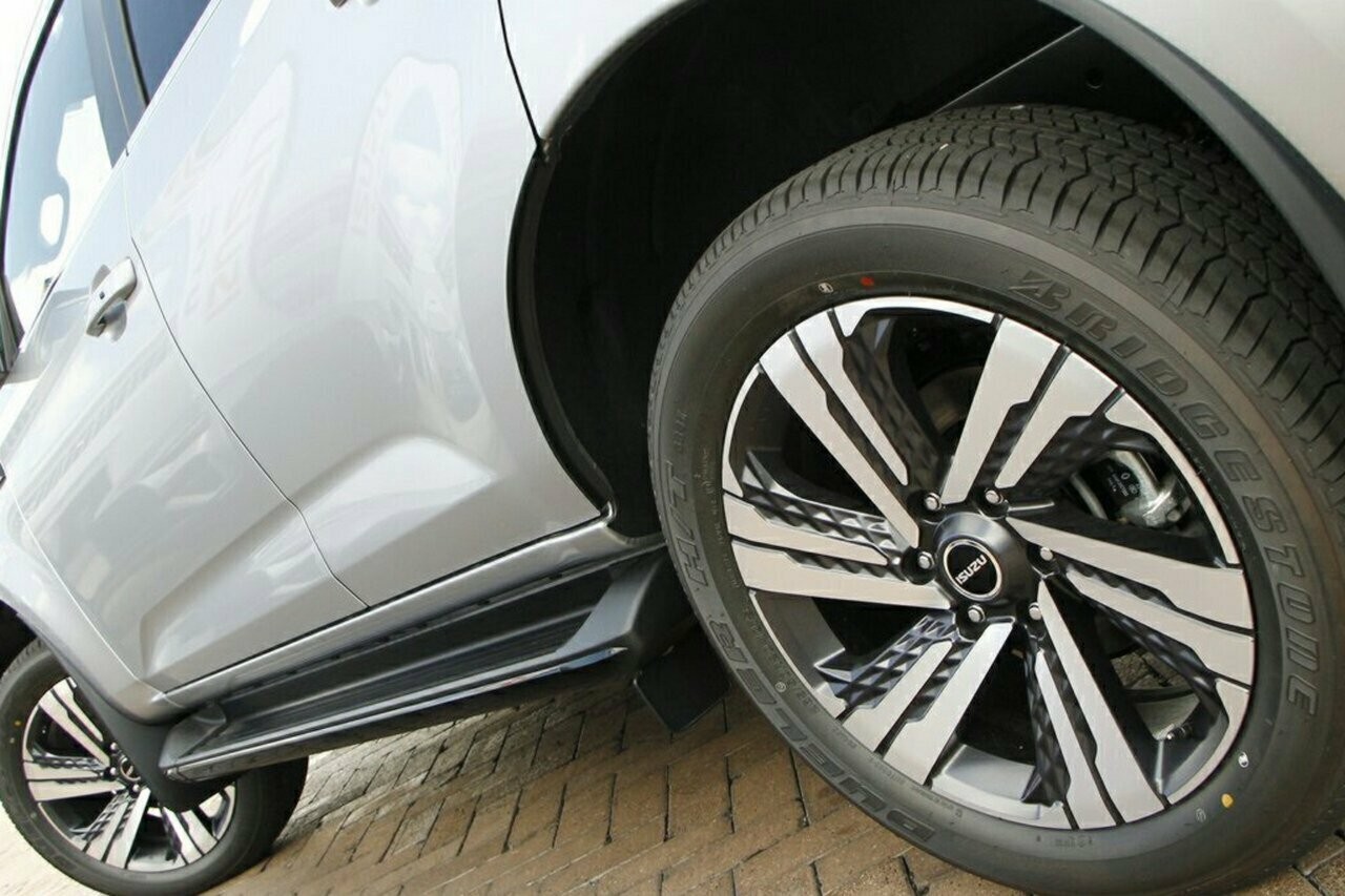 Isuzu Mu-x image 4